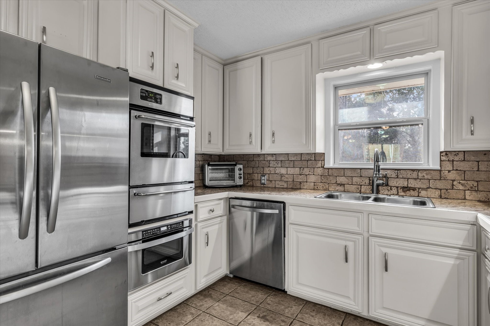 4325 Shady Glen Drive