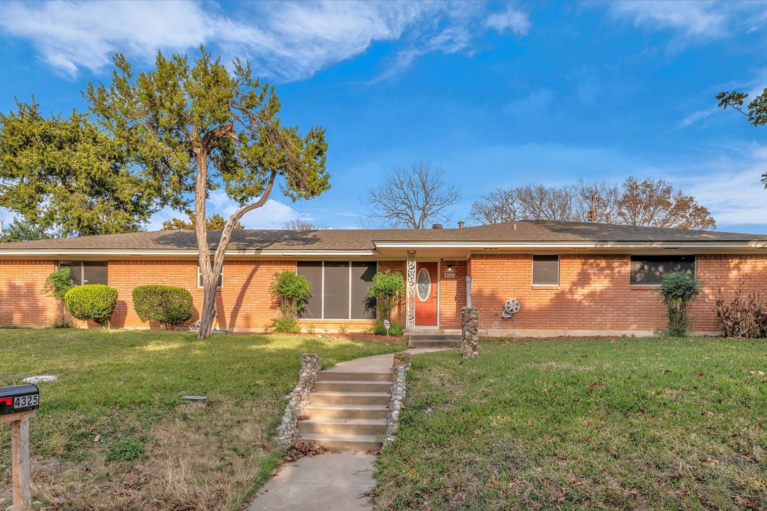4325 Shady Glen Drive
