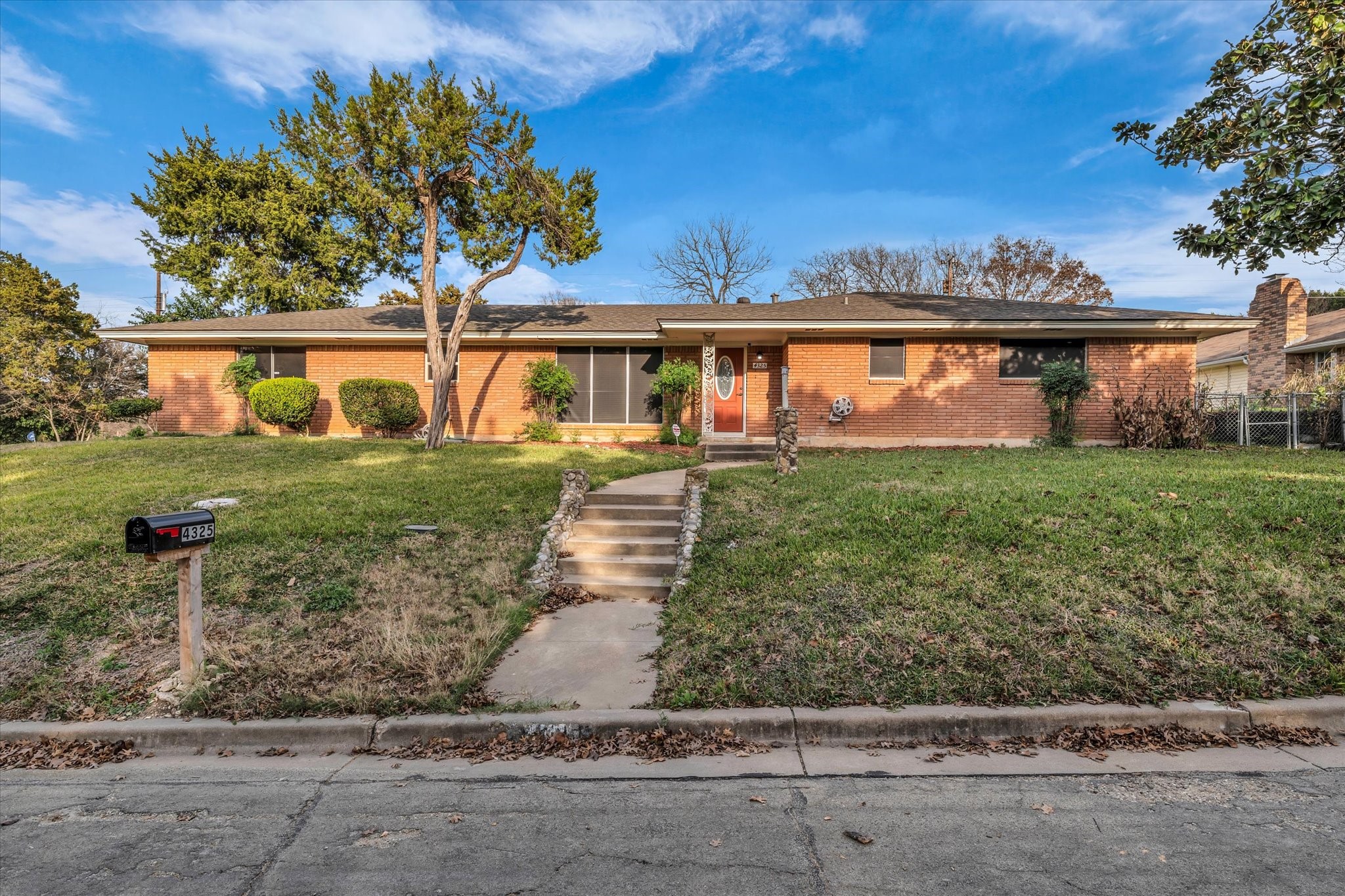 4325 Shady Glen Drive