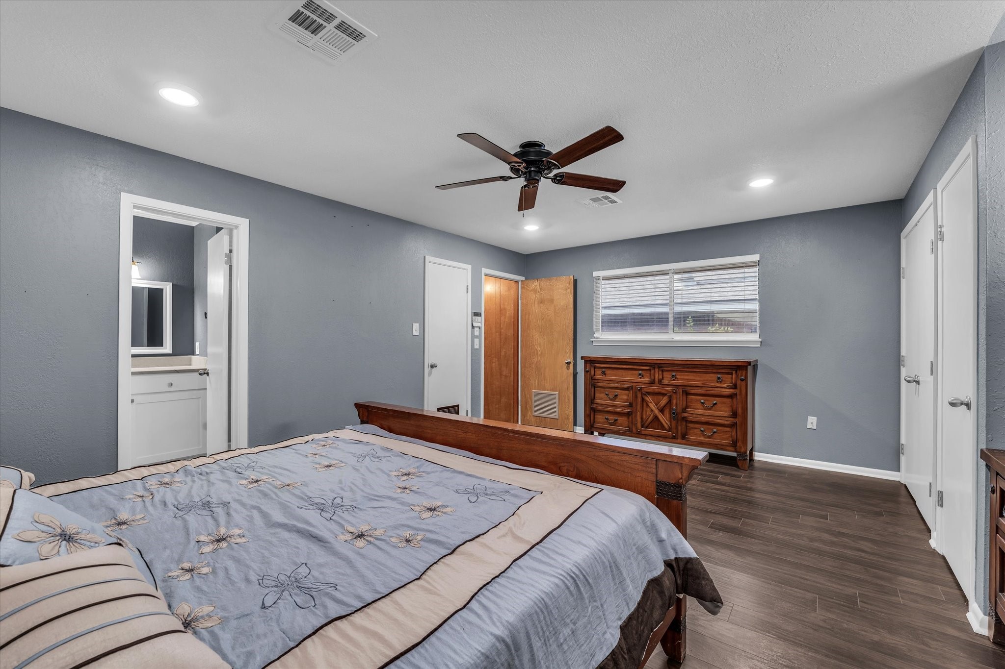 4325 Shady Glen Drive