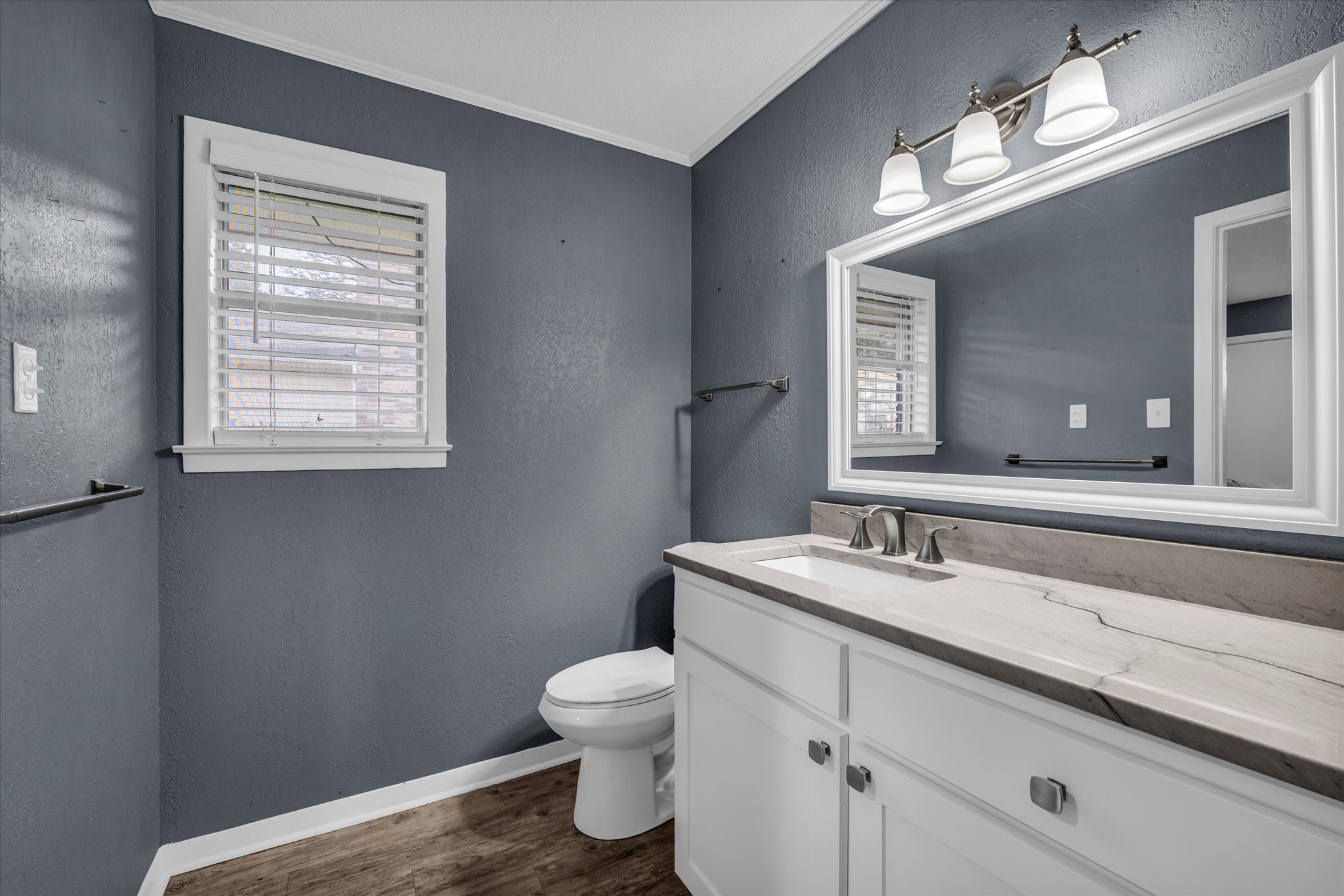 4325 Shady Glen Drive