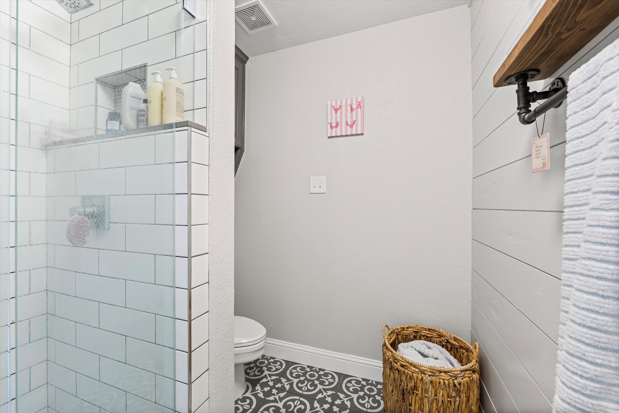 1301 Wood Avenue A & B