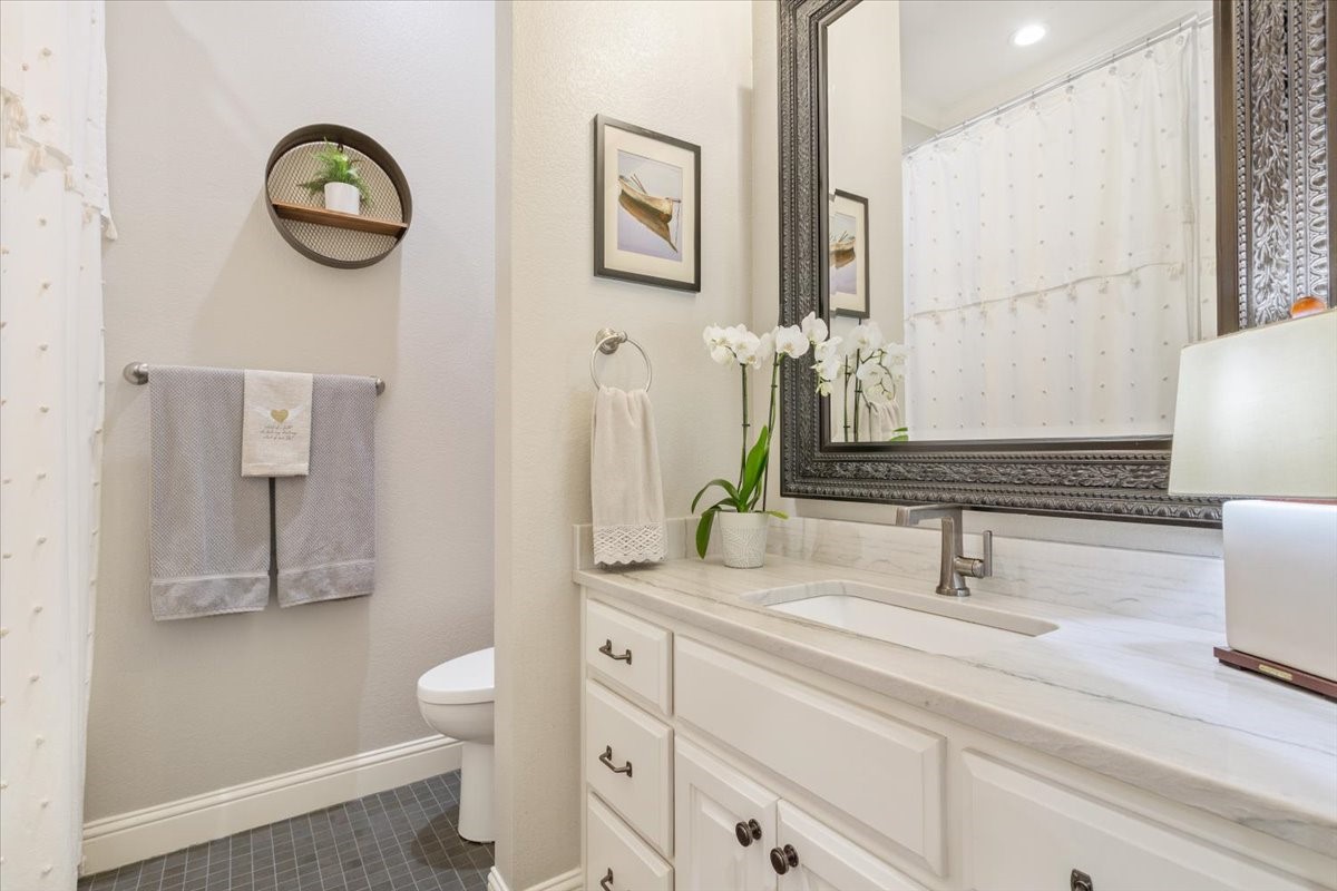 4801 Ridgeview Drive