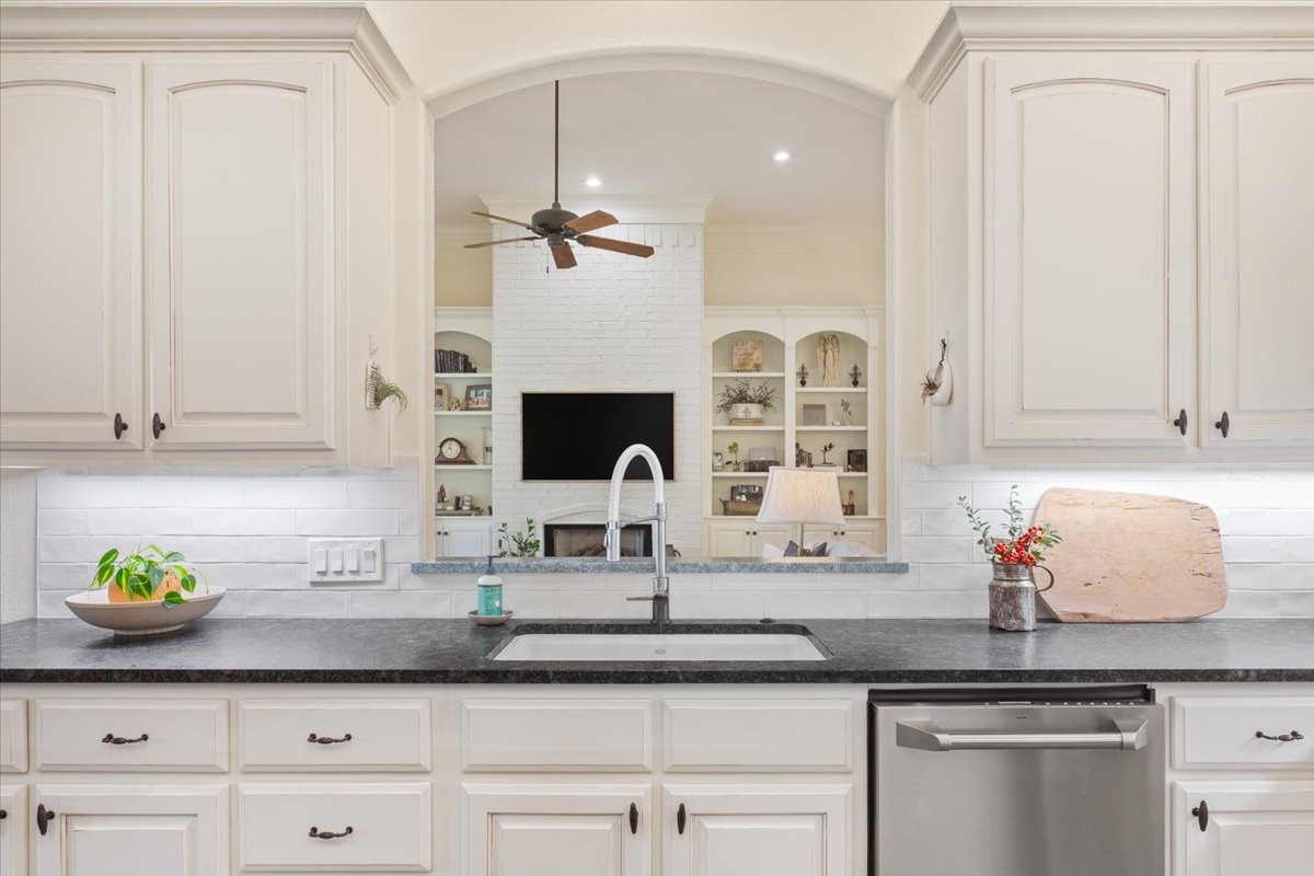 4801 Ridgeview Drive