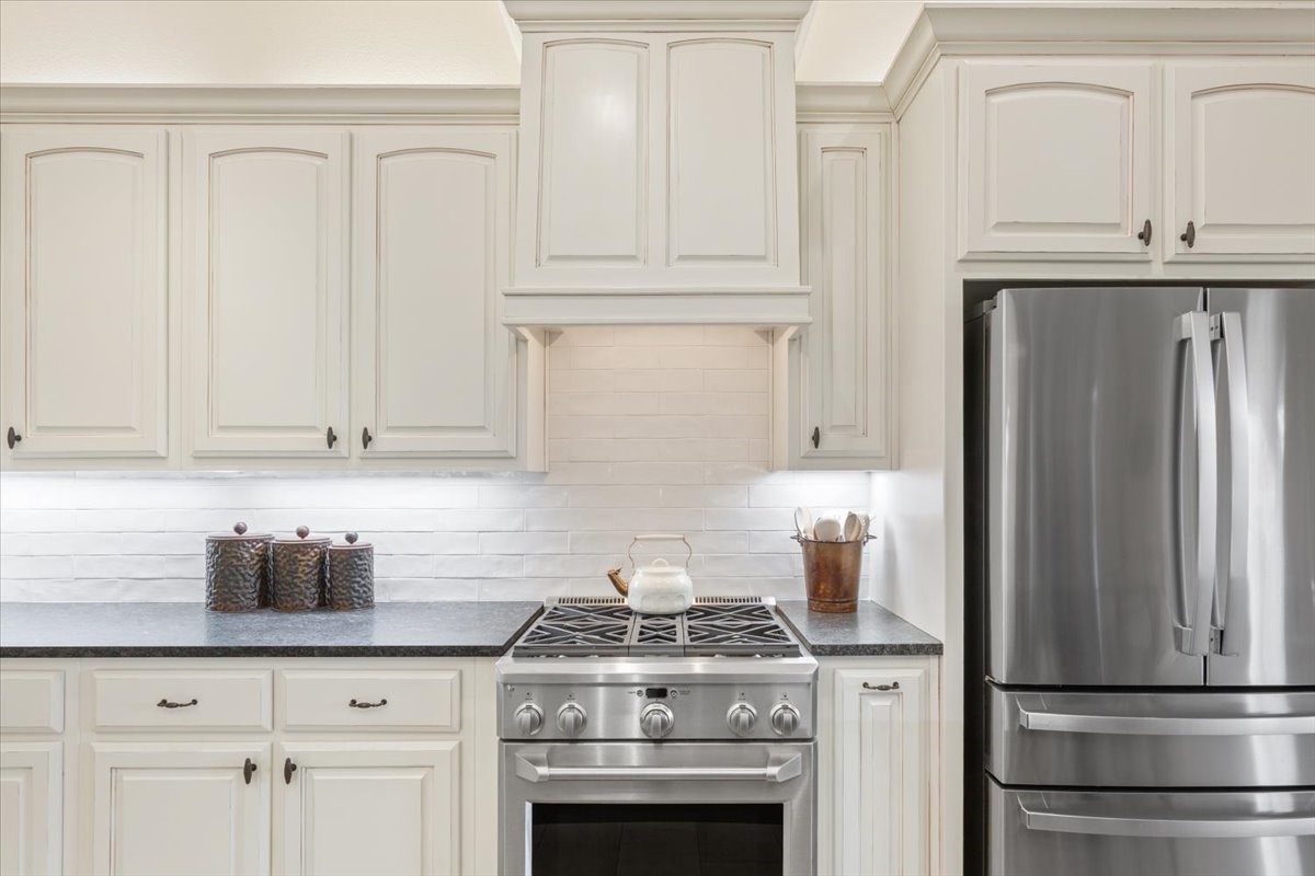 4801 Ridgeview Drive