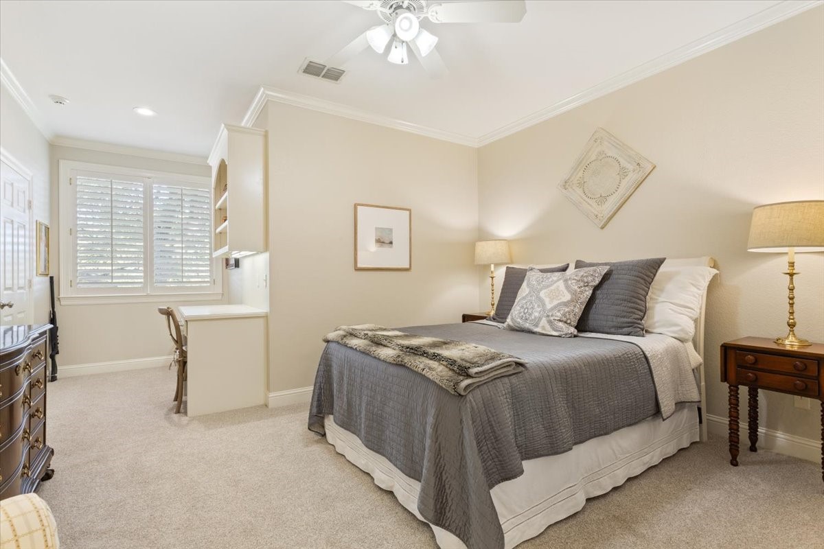 4801 Ridgeview Drive