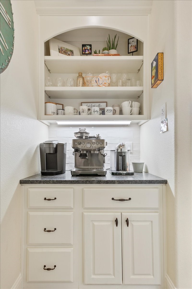 4801 Ridgeview Drive