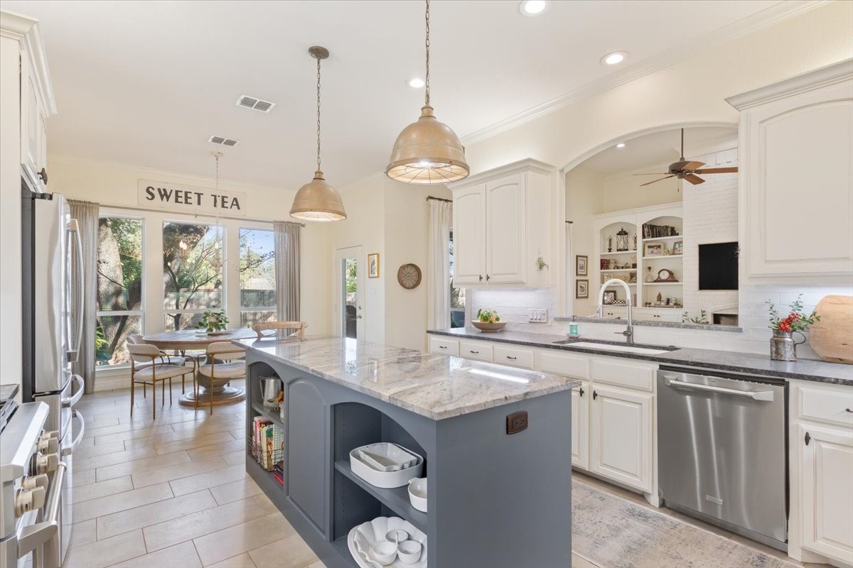 4801 Ridgeview Drive