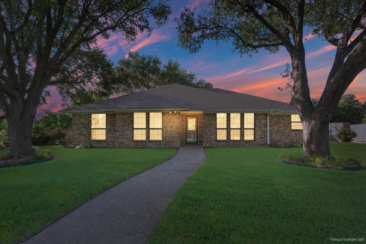 9402 Oak Hill Drive