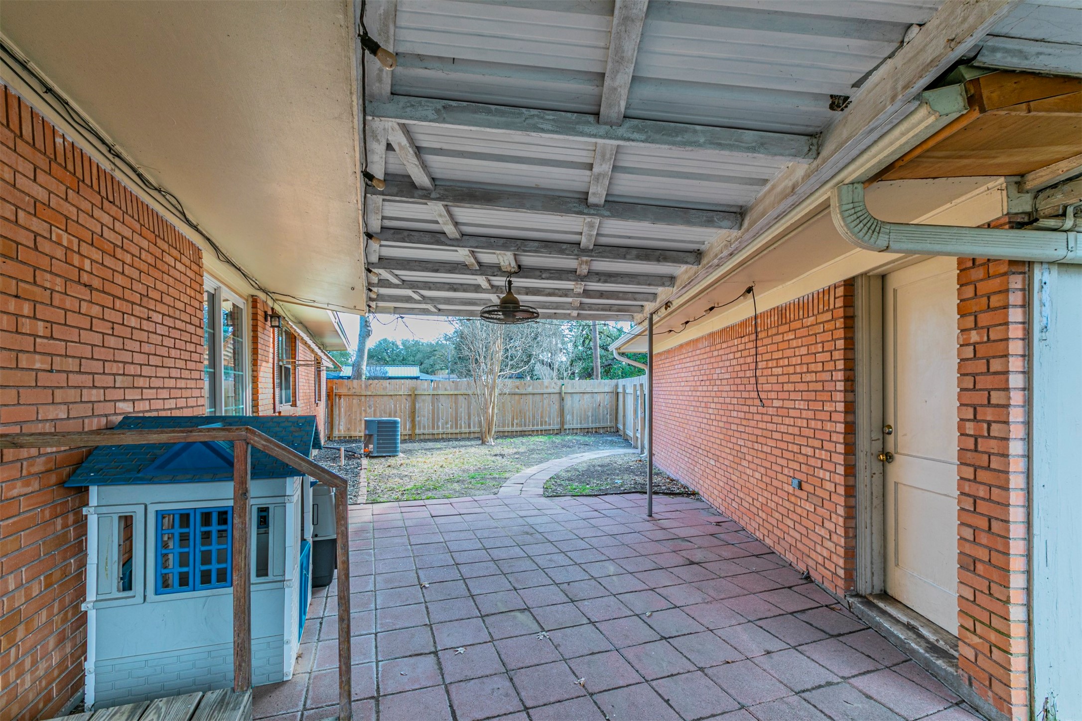 2200 Hermanson Drive