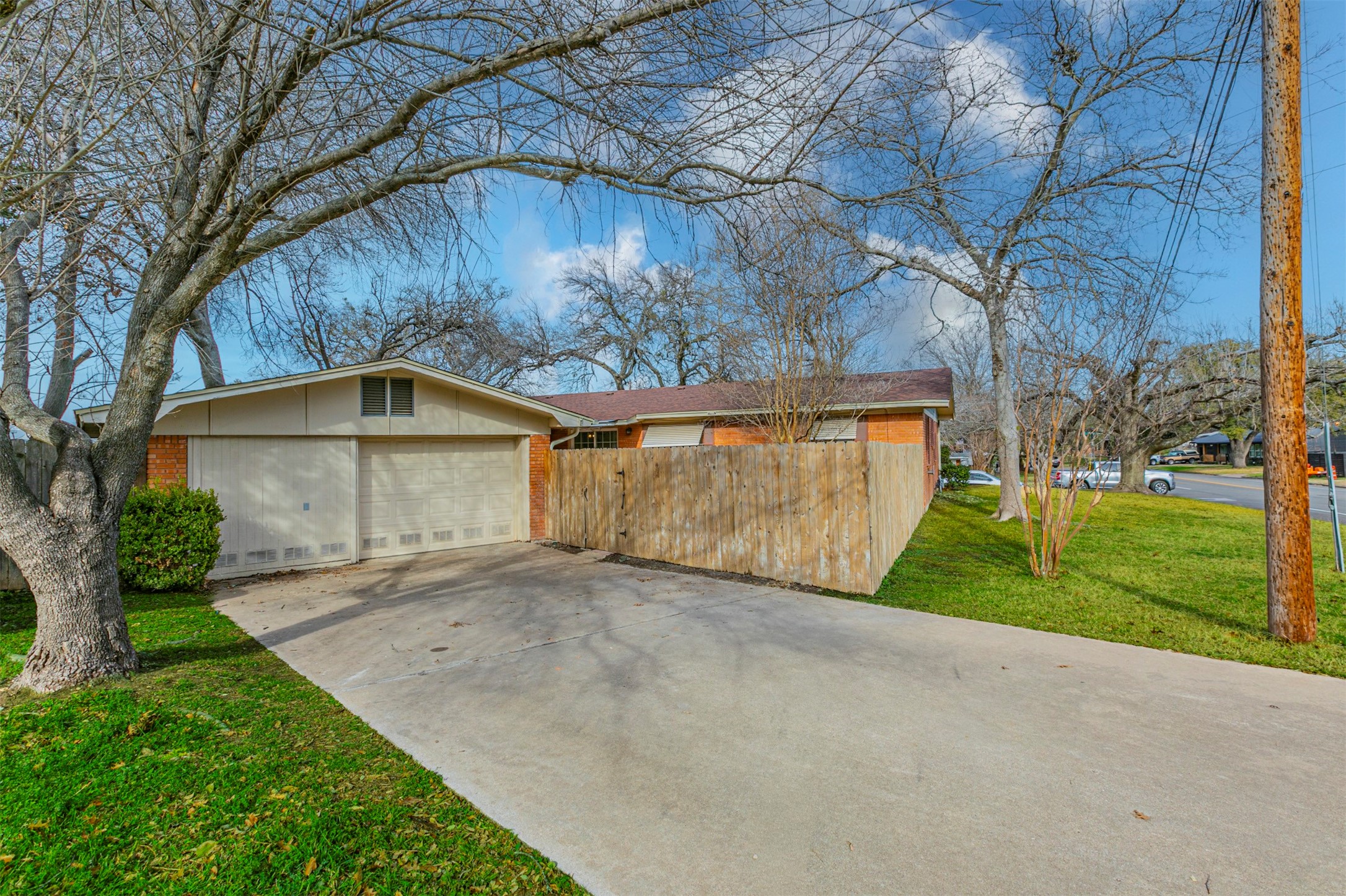 2200 Hermanson Drive