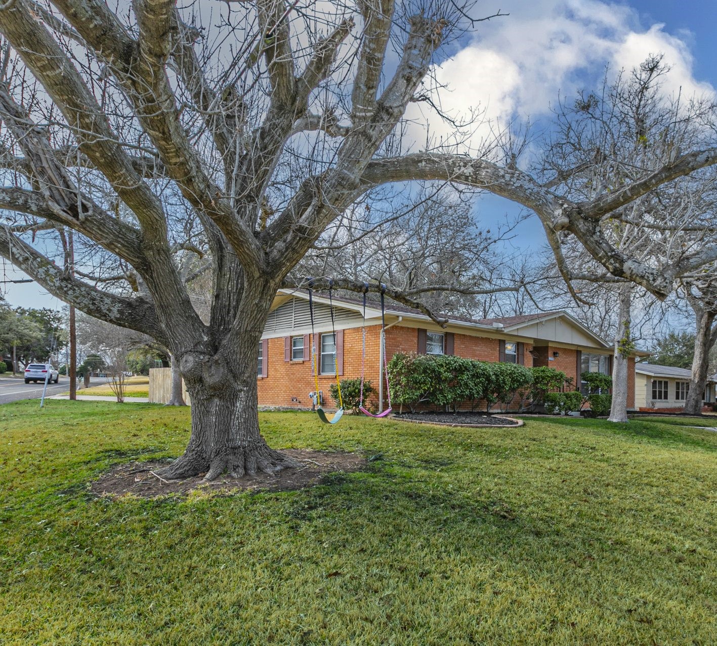 2200 Hermanson Drive