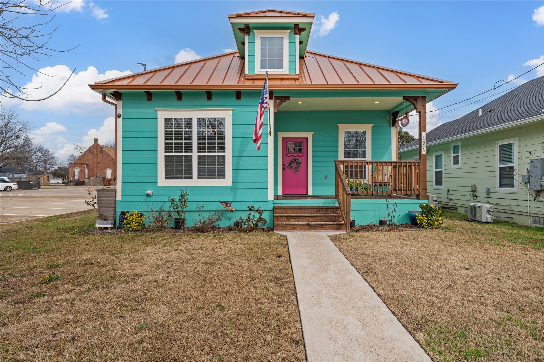 706 S 9th Street