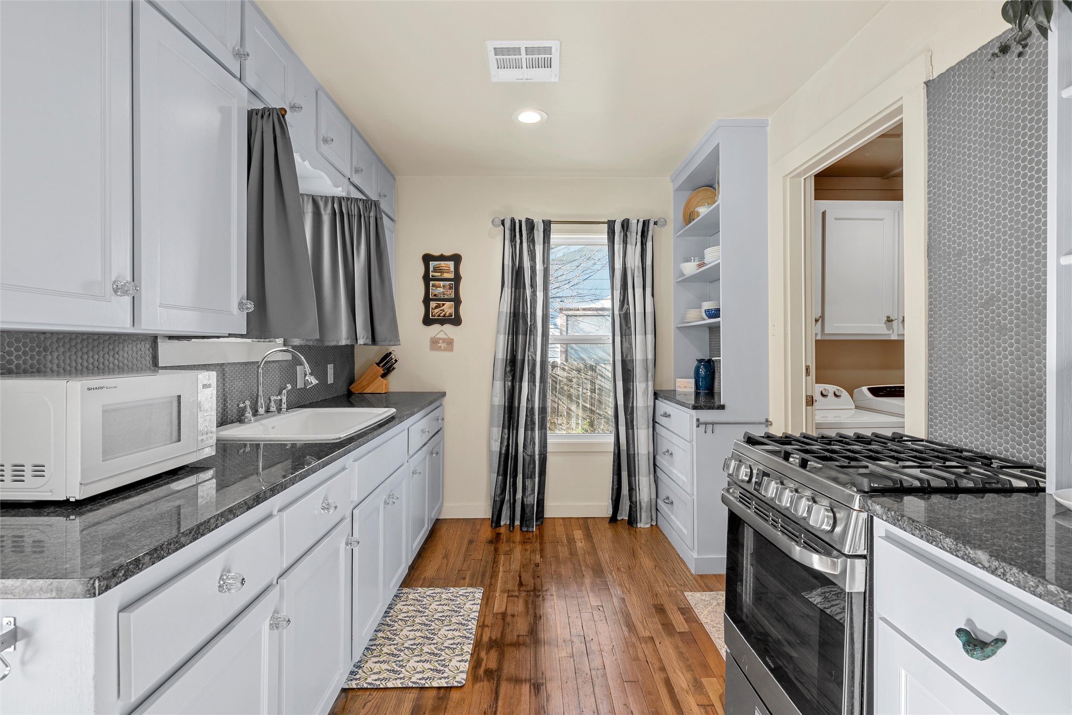 2216 N 43rd