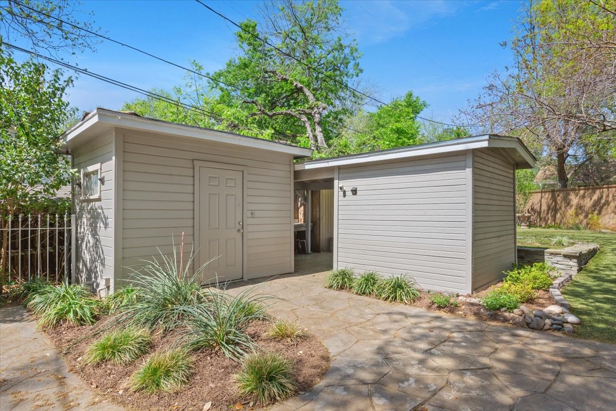 102 N 30th Street