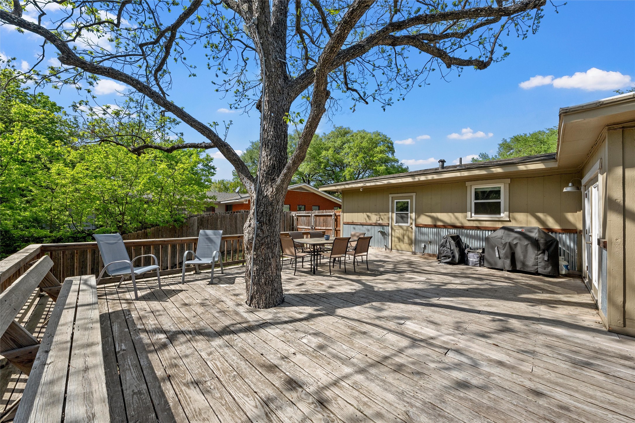 2306 Oak Cliff Drive