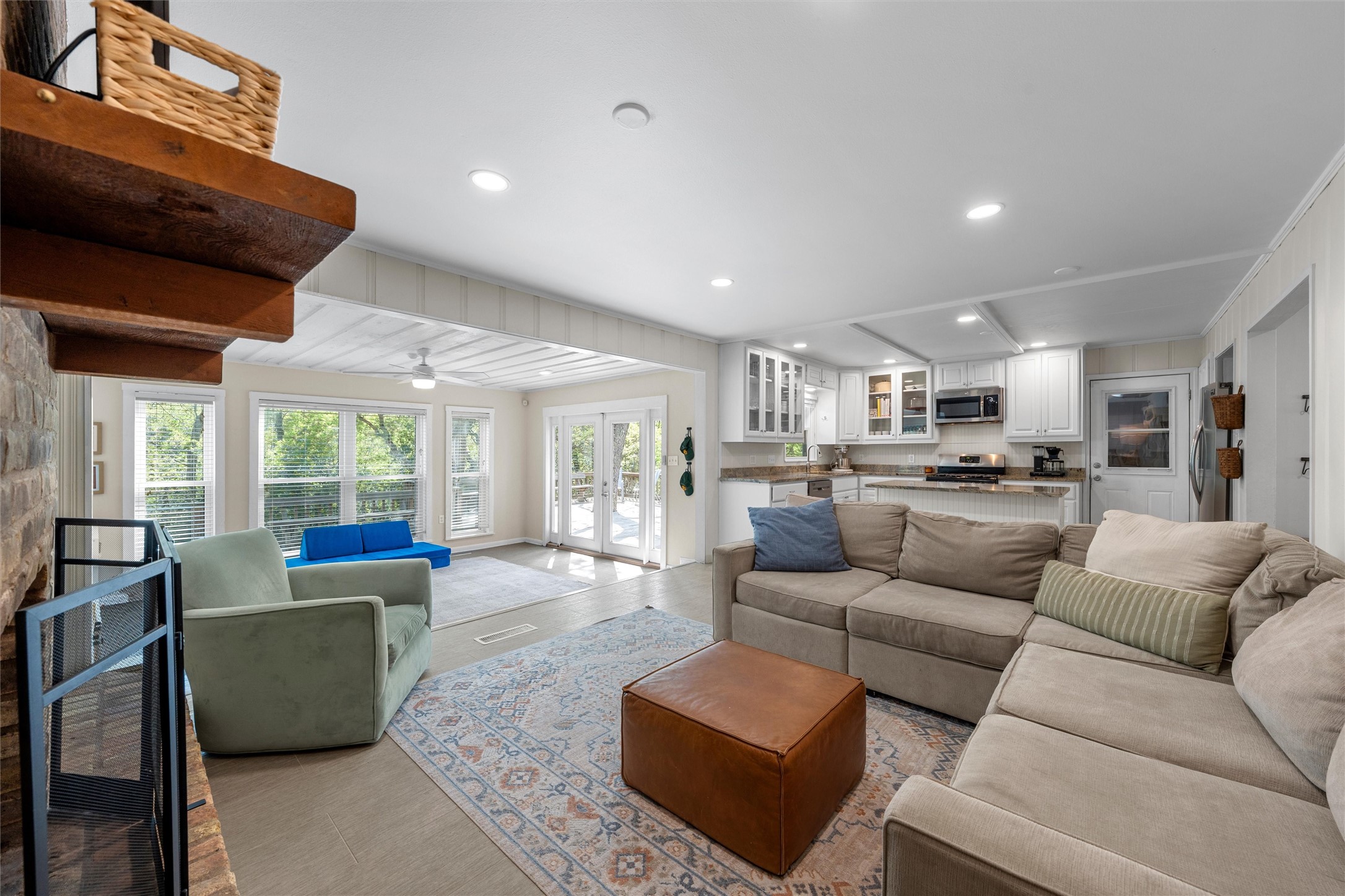 2306 Oak Cliff Drive