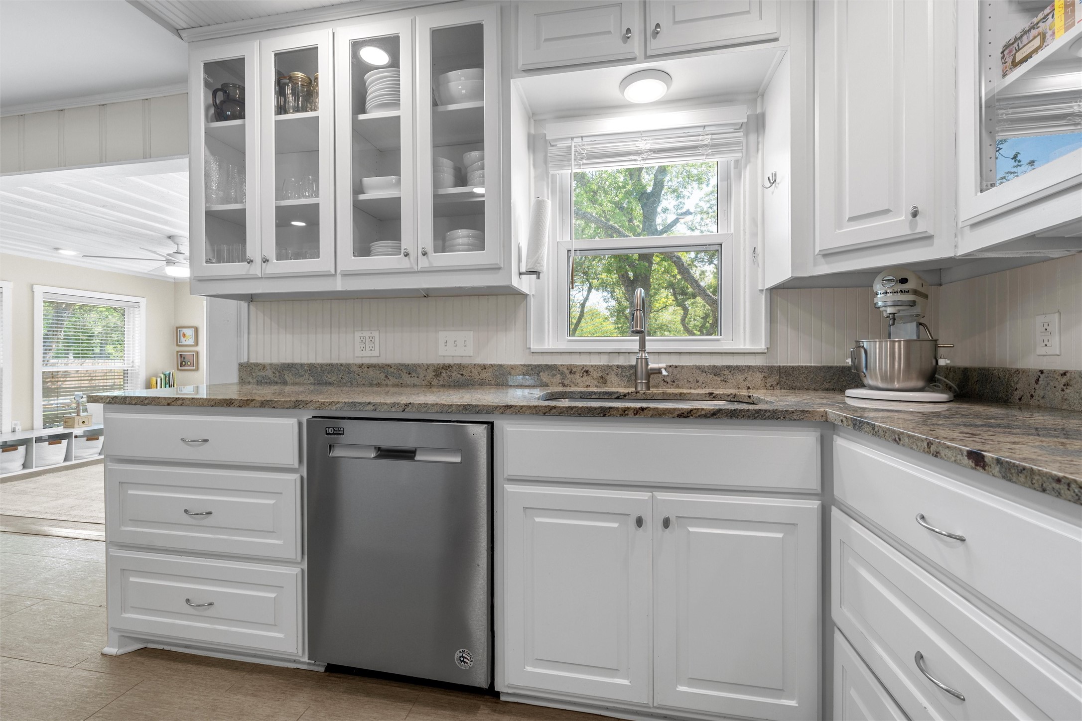 2306 Oak Cliff Drive