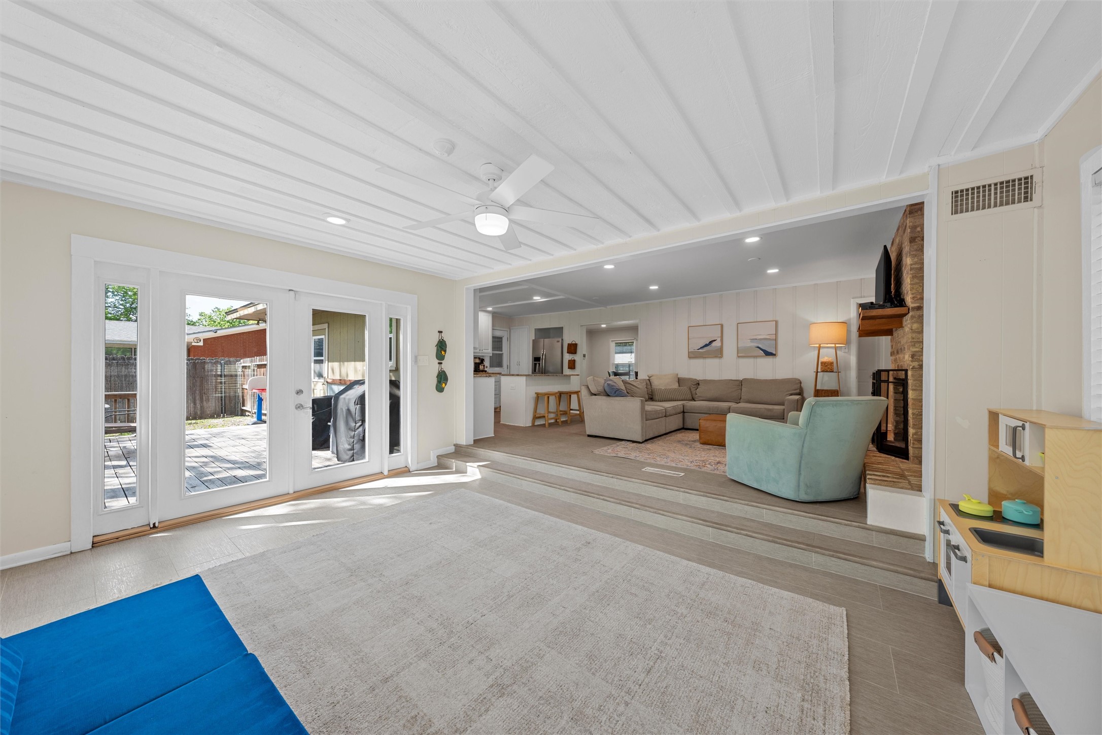 2306 Oak Cliff Drive