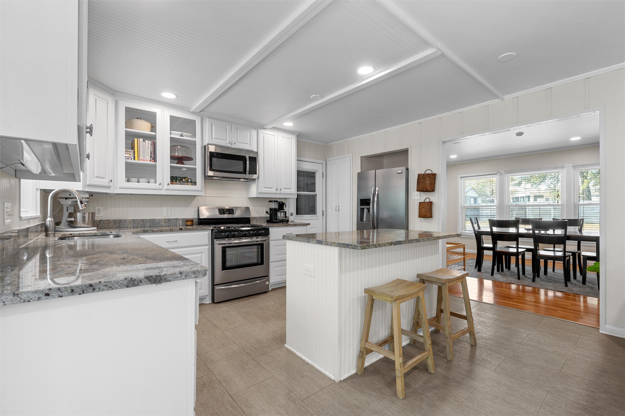 2306 Oak Cliff Drive