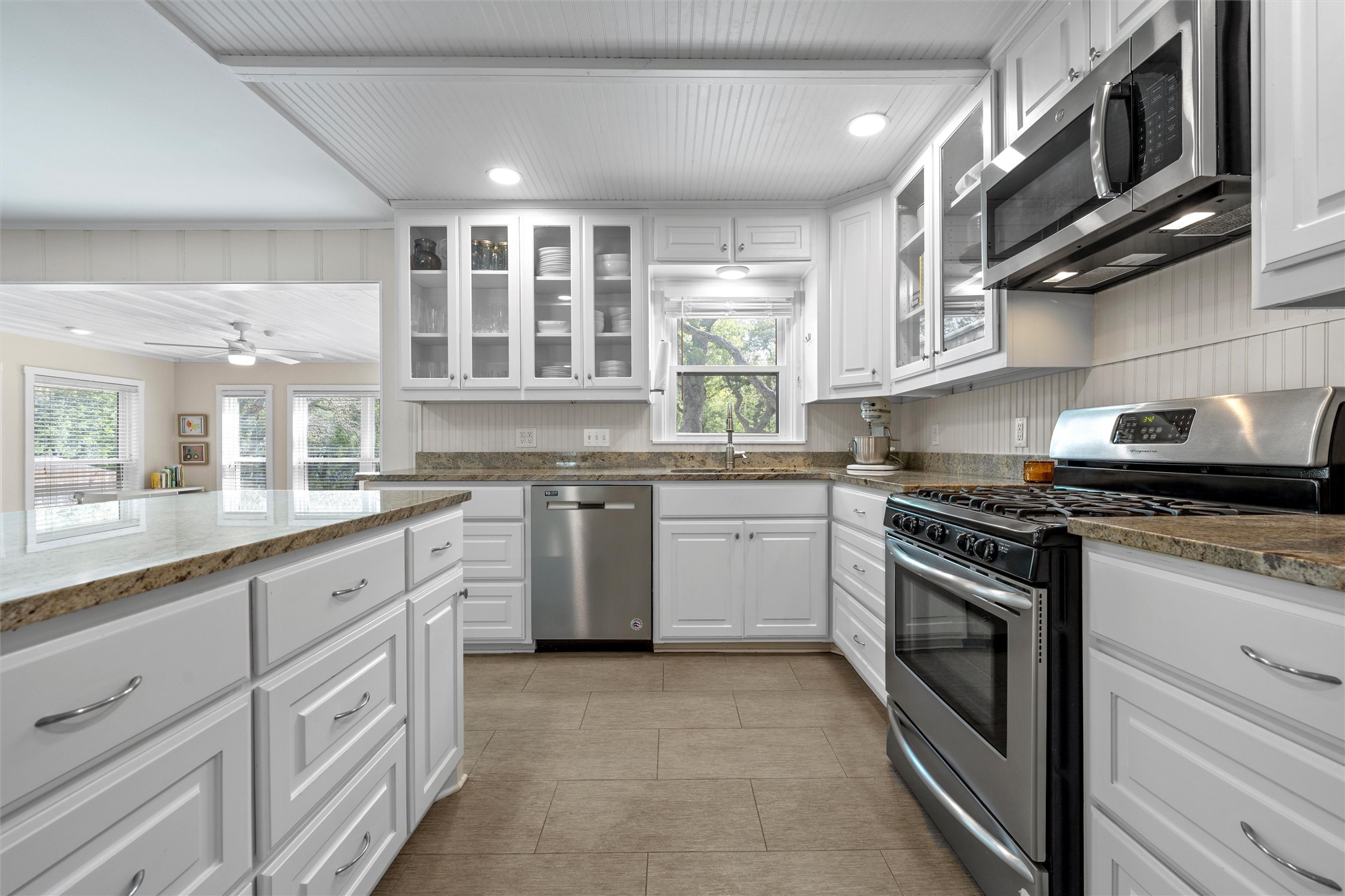 2306 Oak Cliff Drive