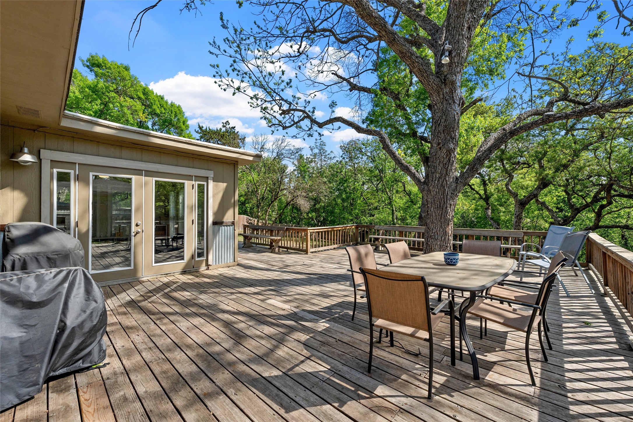2306 Oak Cliff Drive