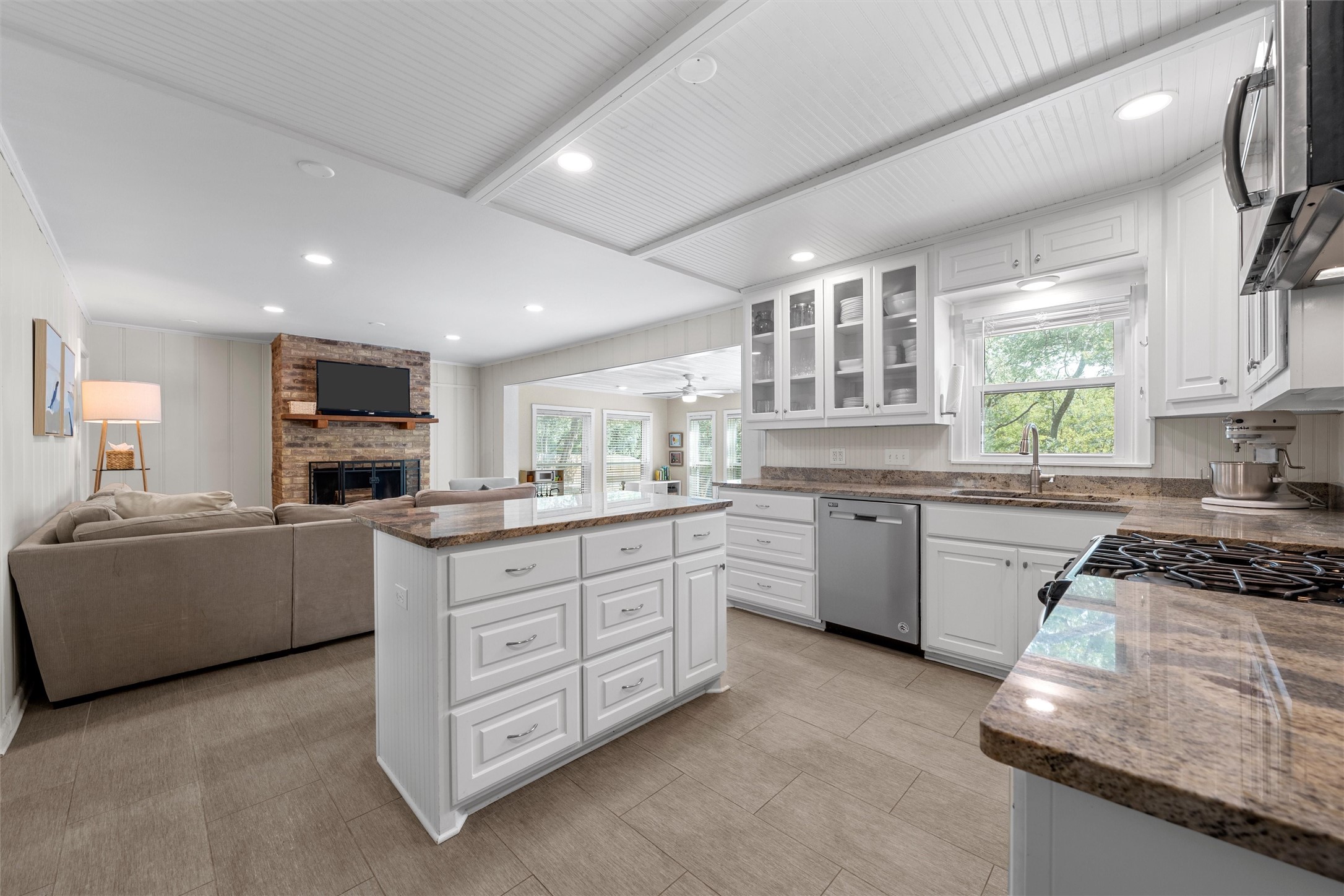 2306 Oak Cliff Drive