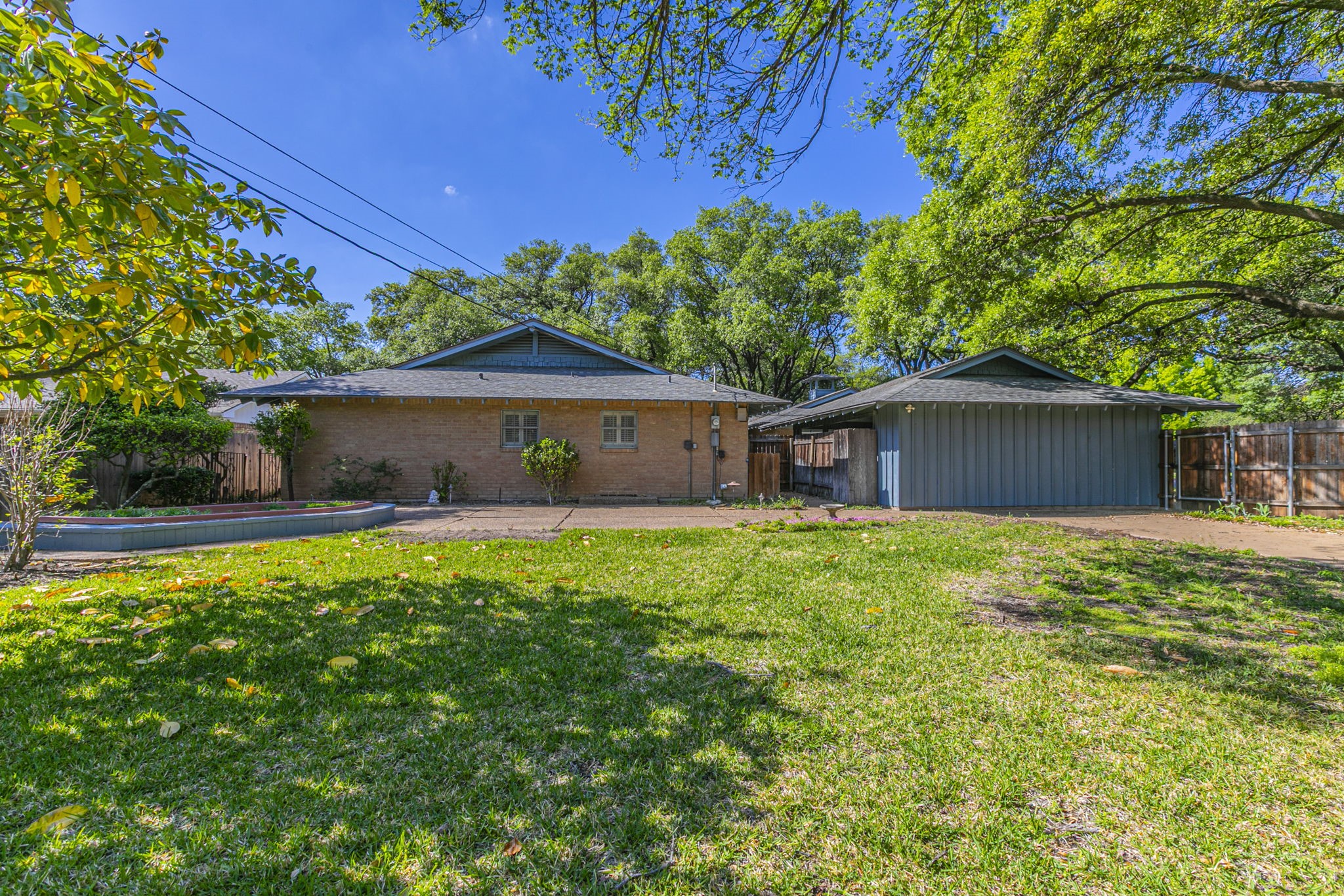 5400 Lake Jackson Drive