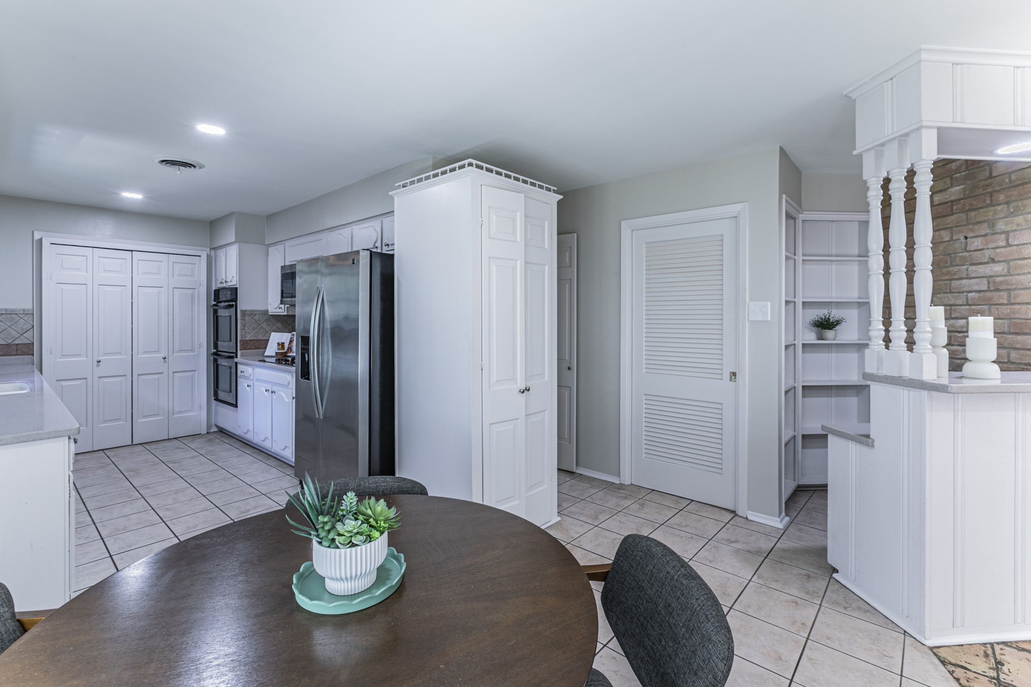 5400 Lake Jackson Drive