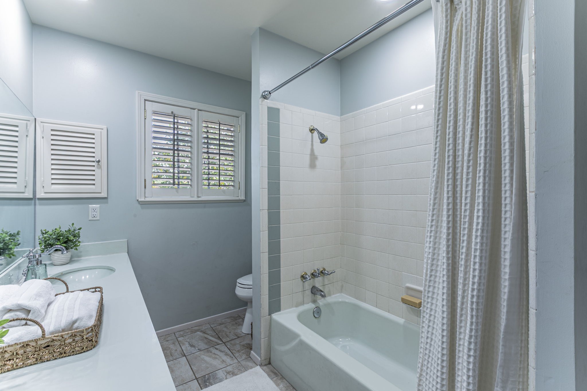 5400 Lake Jackson Drive