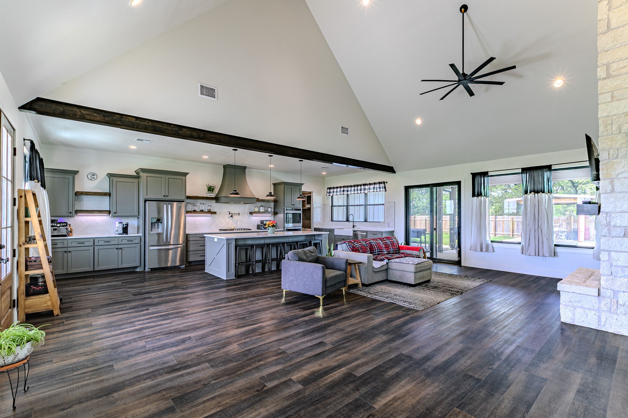 289 E Bell Road