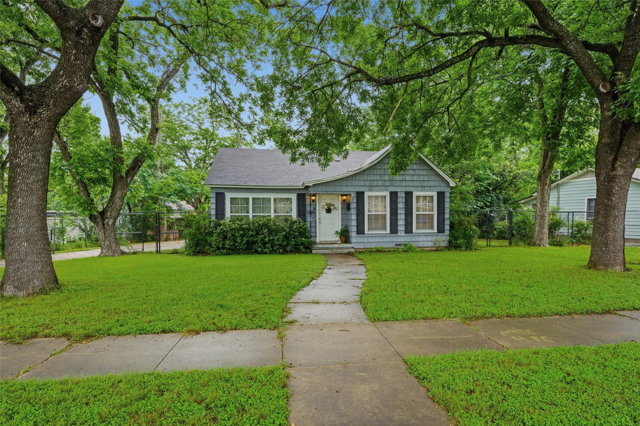 1325 N 34th Street