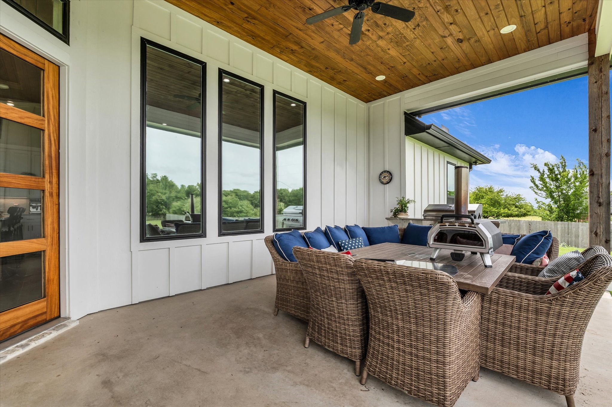 2724 Southwinds Drive