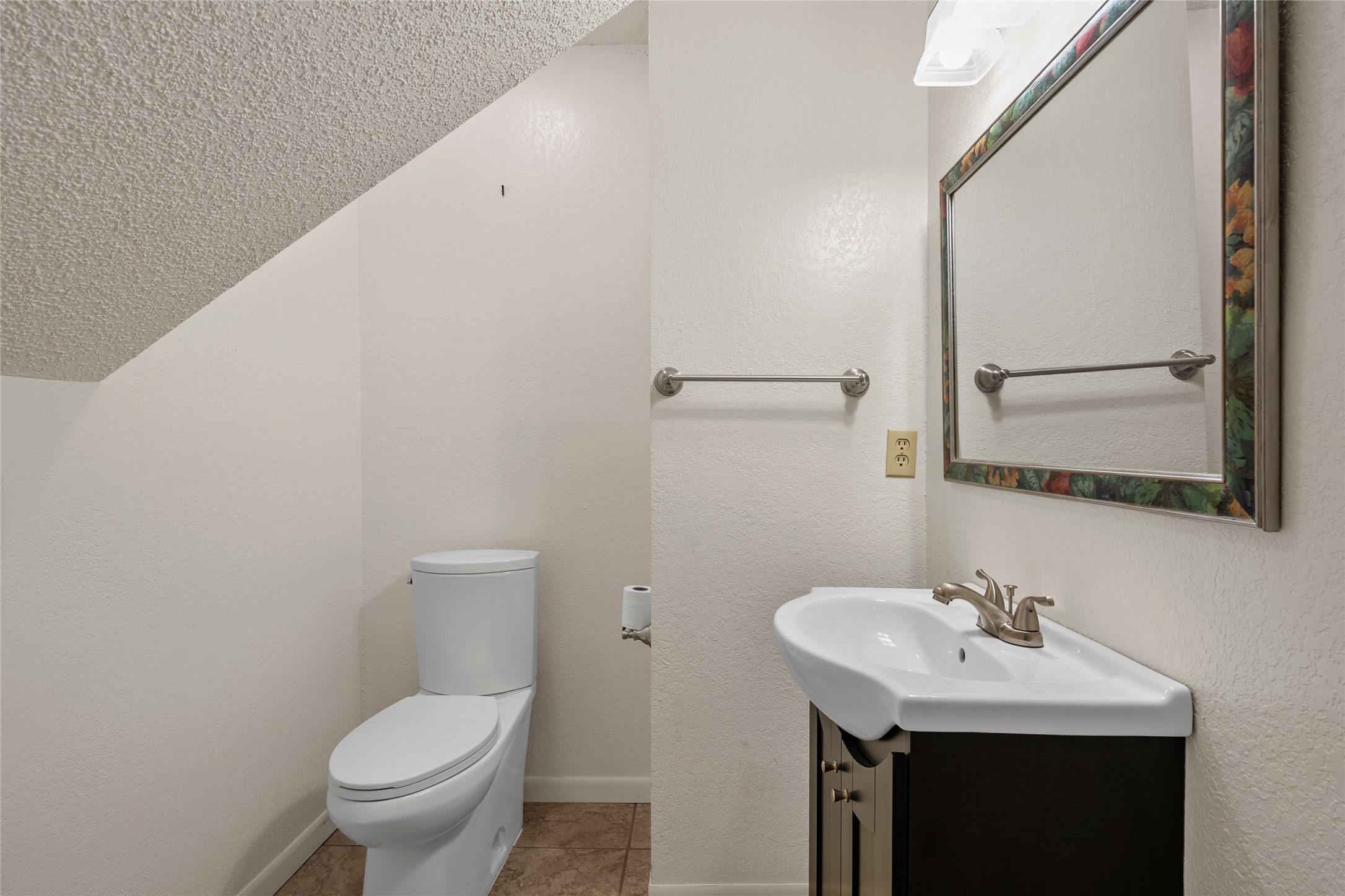 713 Wooded Crest