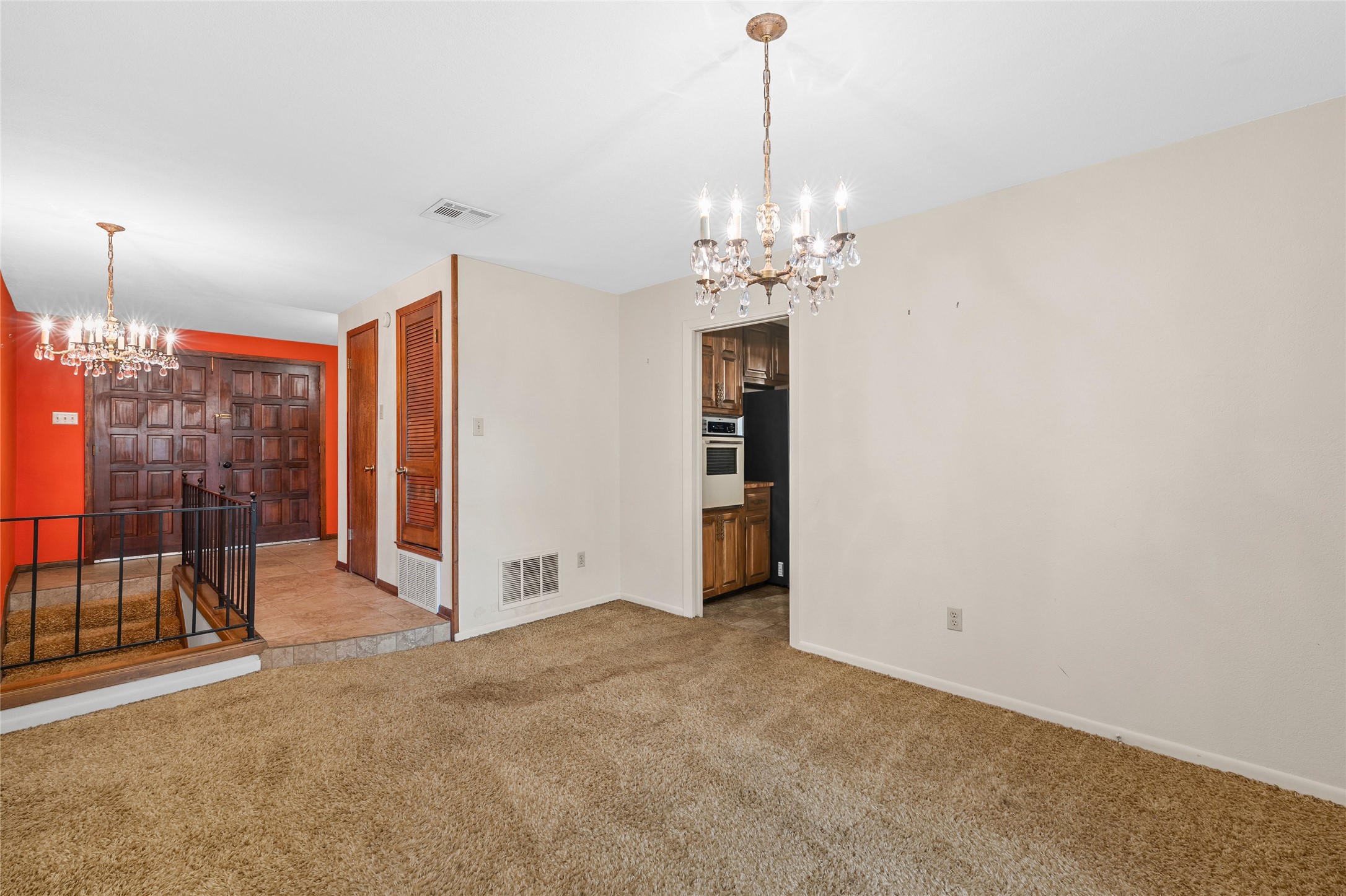 713 Wooded Crest