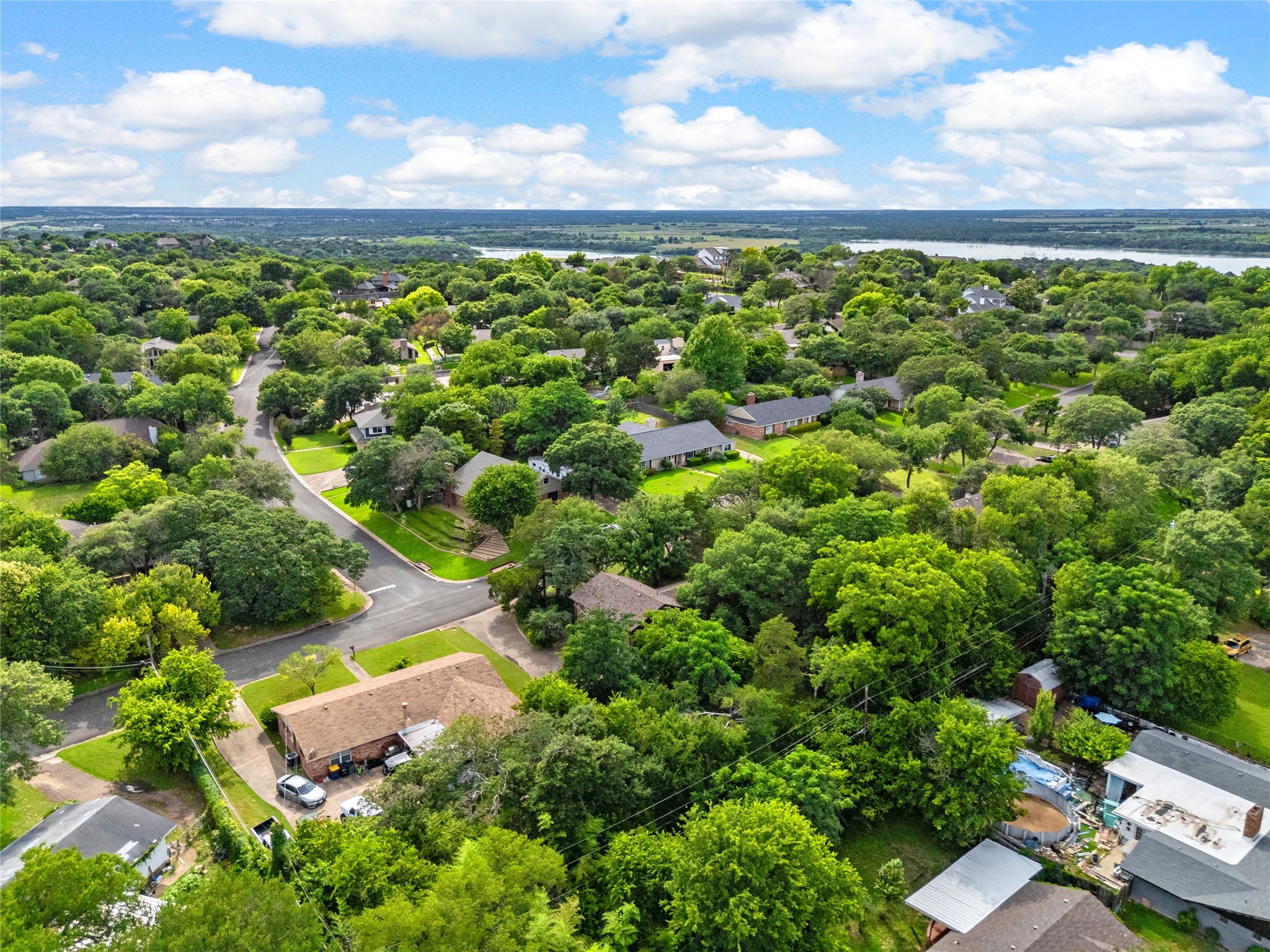 713 Wooded Crest