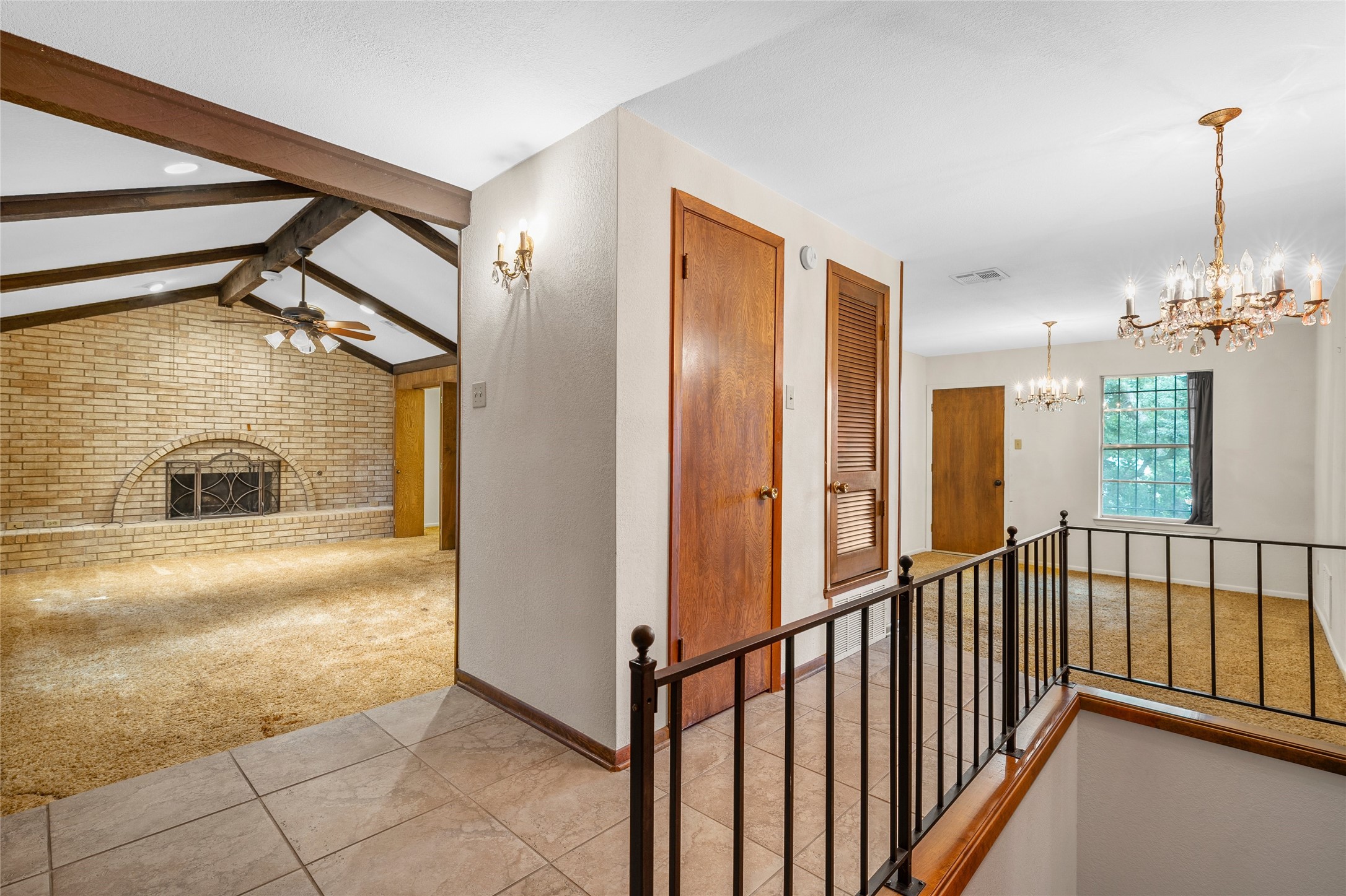 713 Wooded Crest