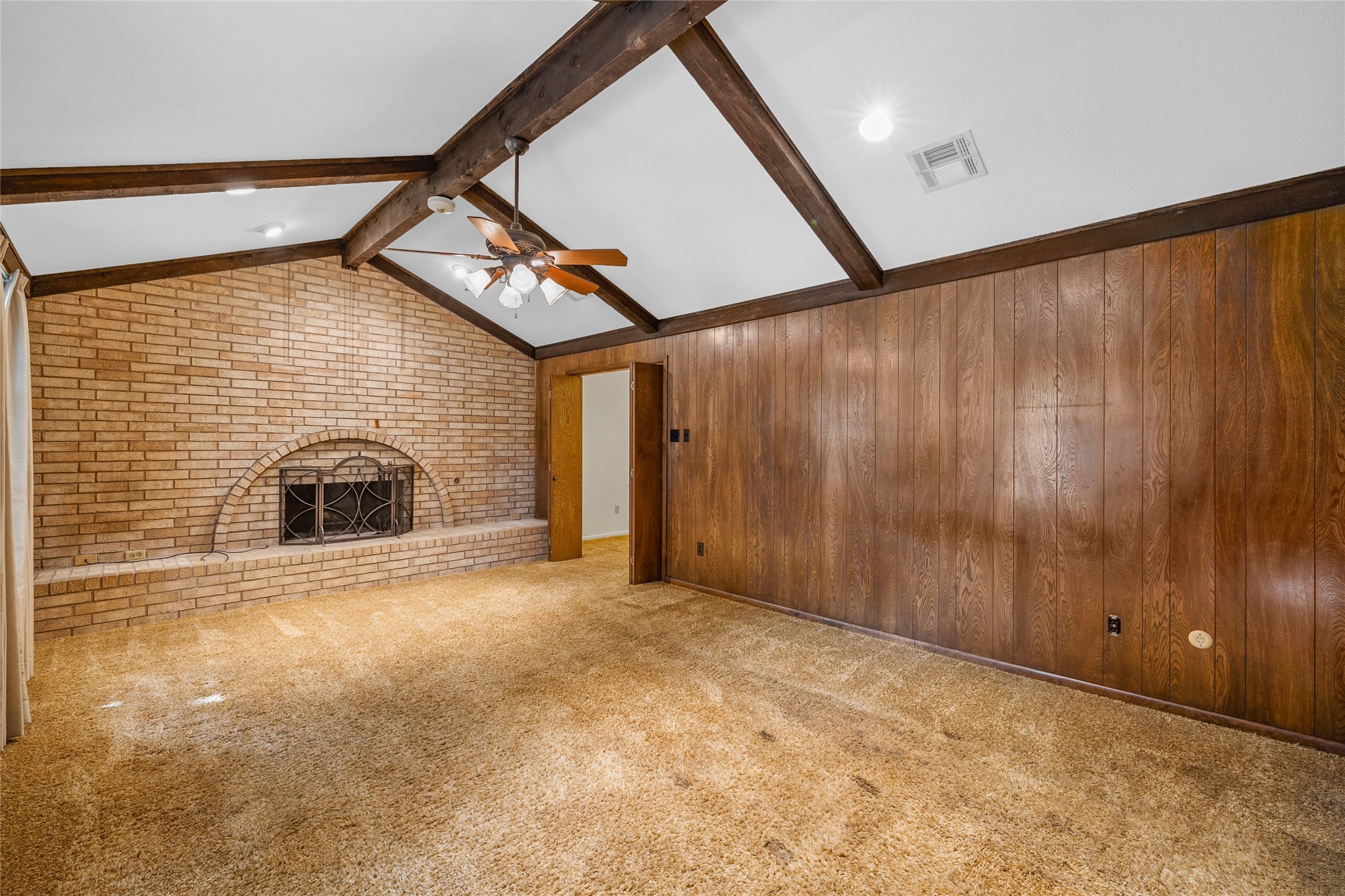 713 Wooded Crest