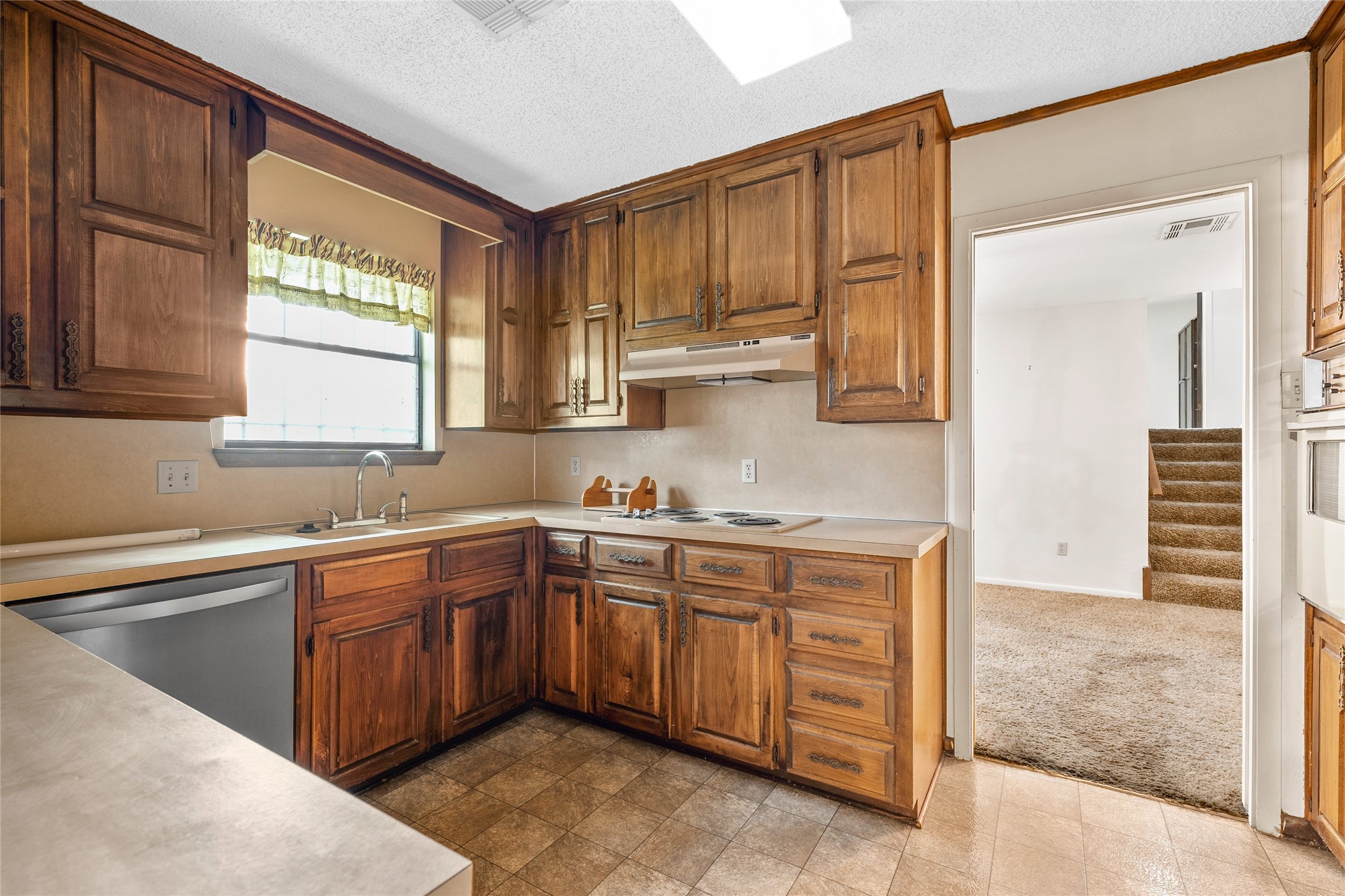 713 Wooded Crest