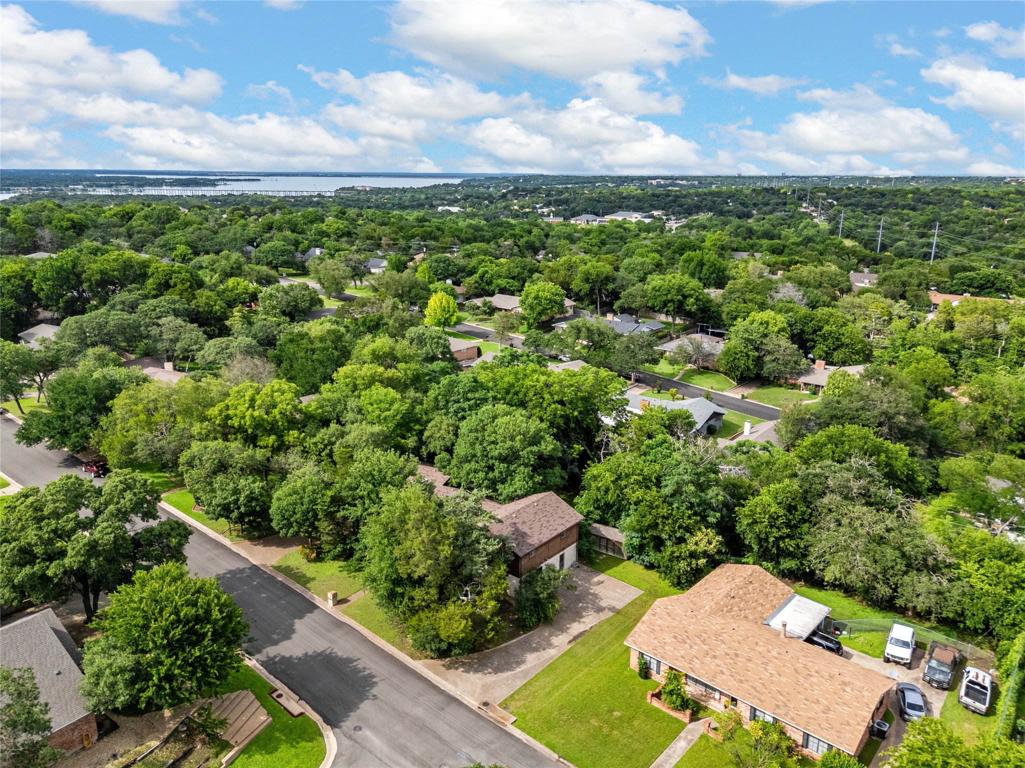 713 Wooded Crest