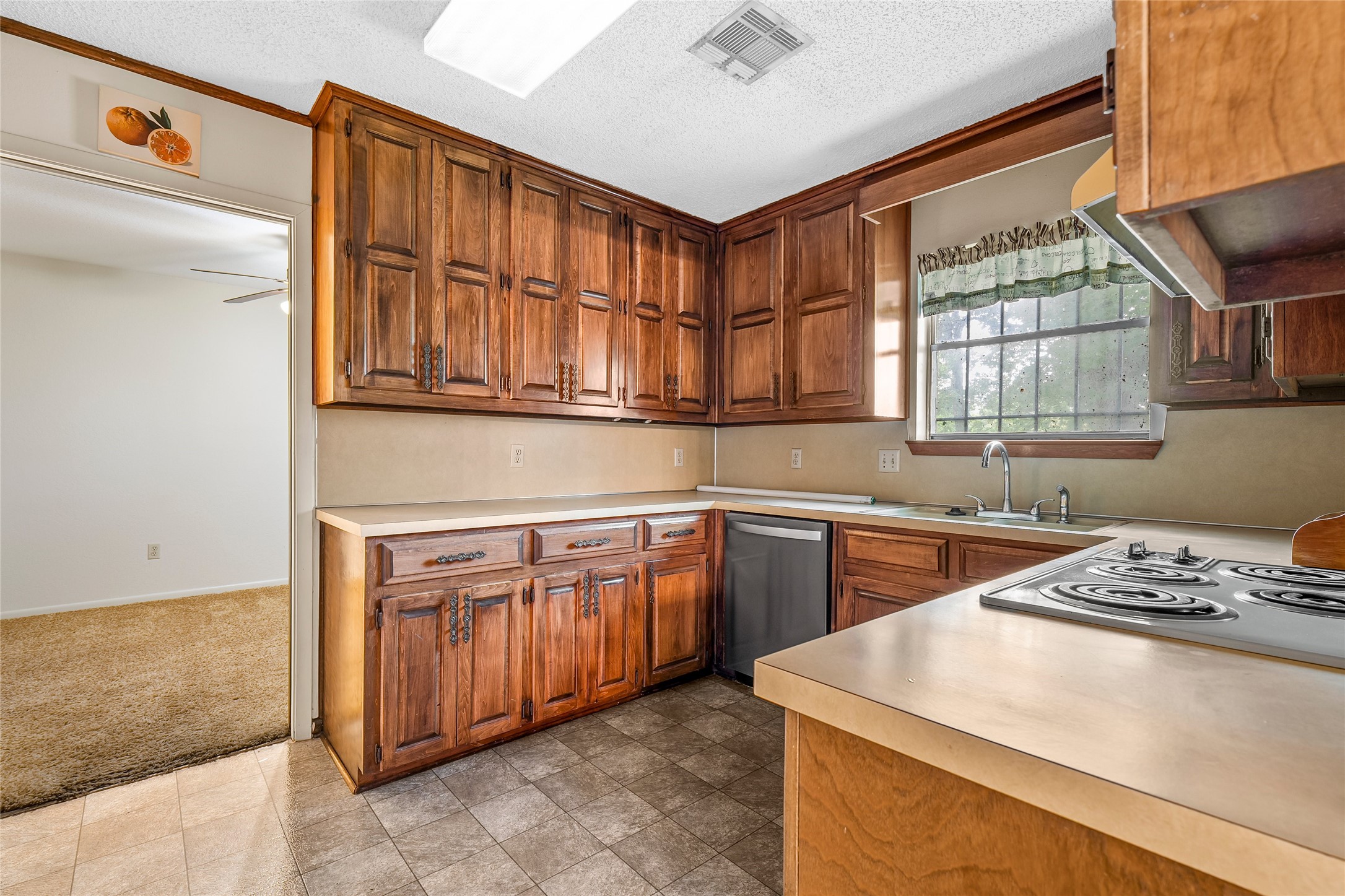 713 Wooded Crest