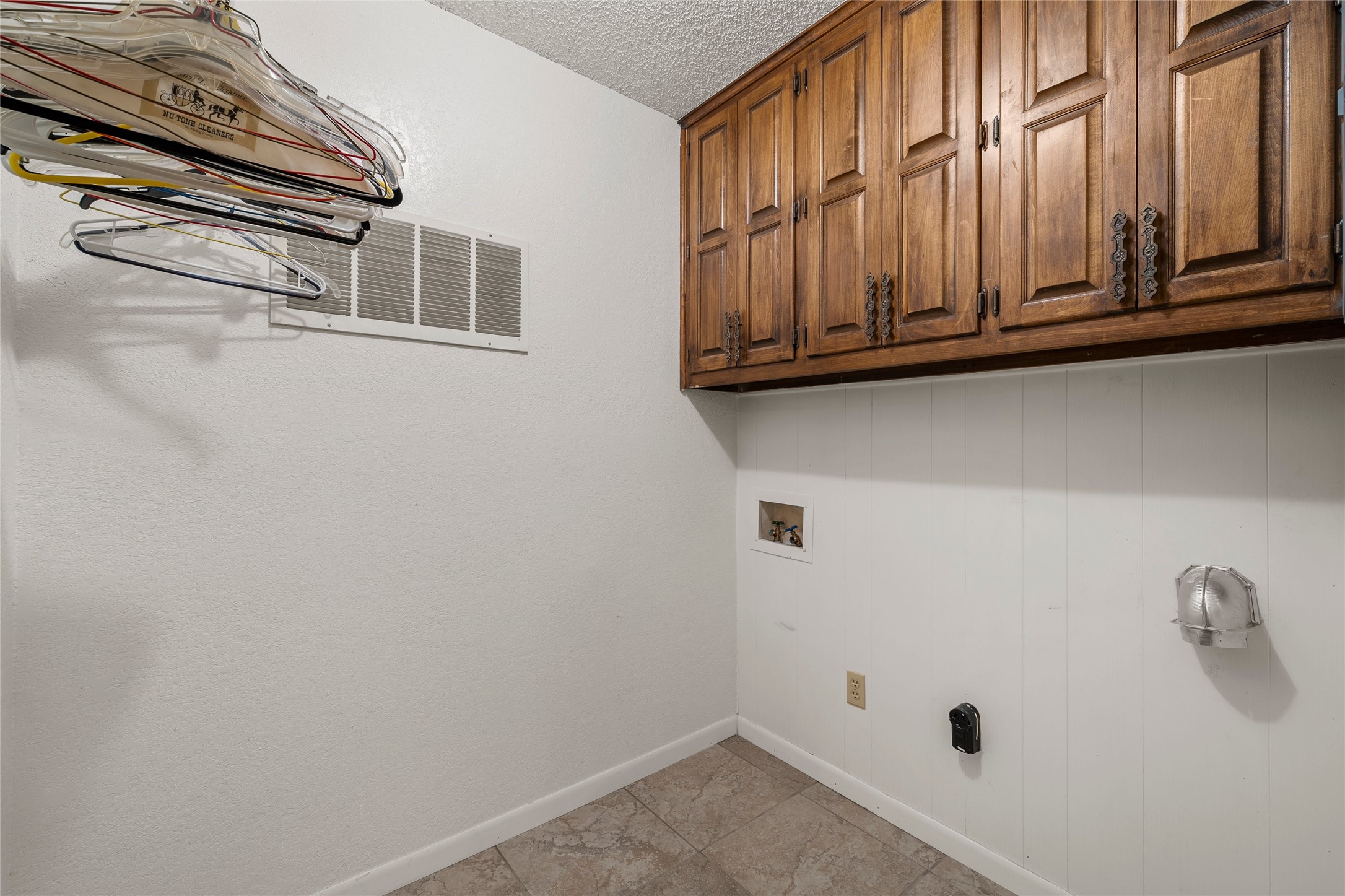 713 Wooded Crest