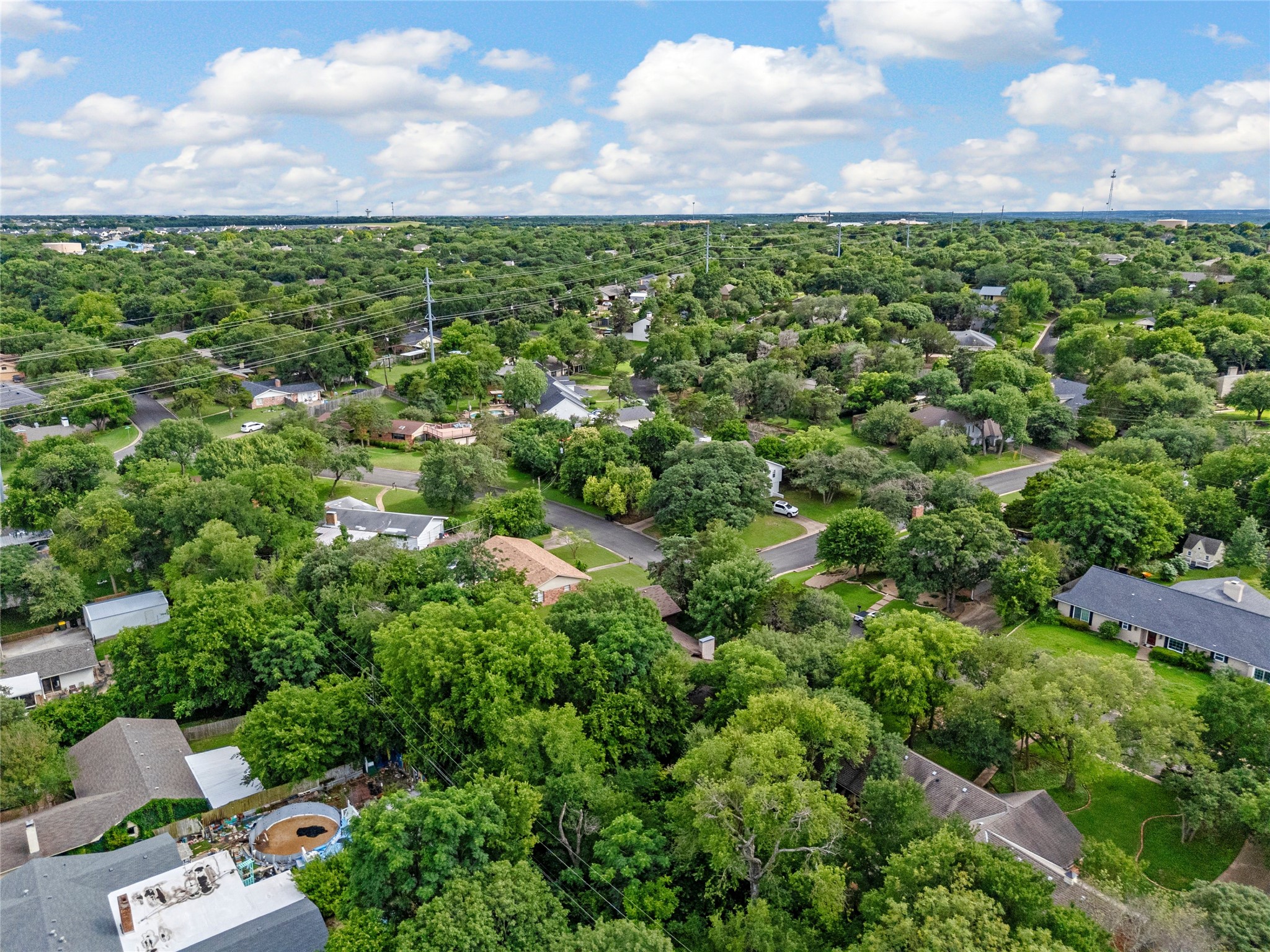713 Wooded Crest