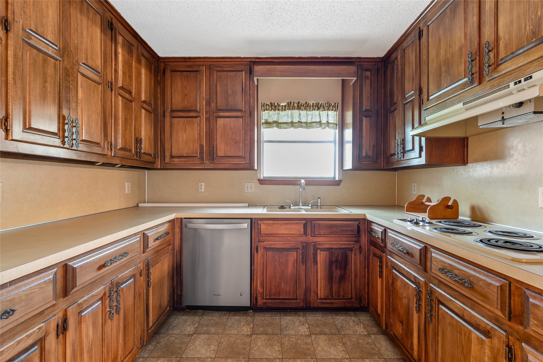 713 Wooded Crest