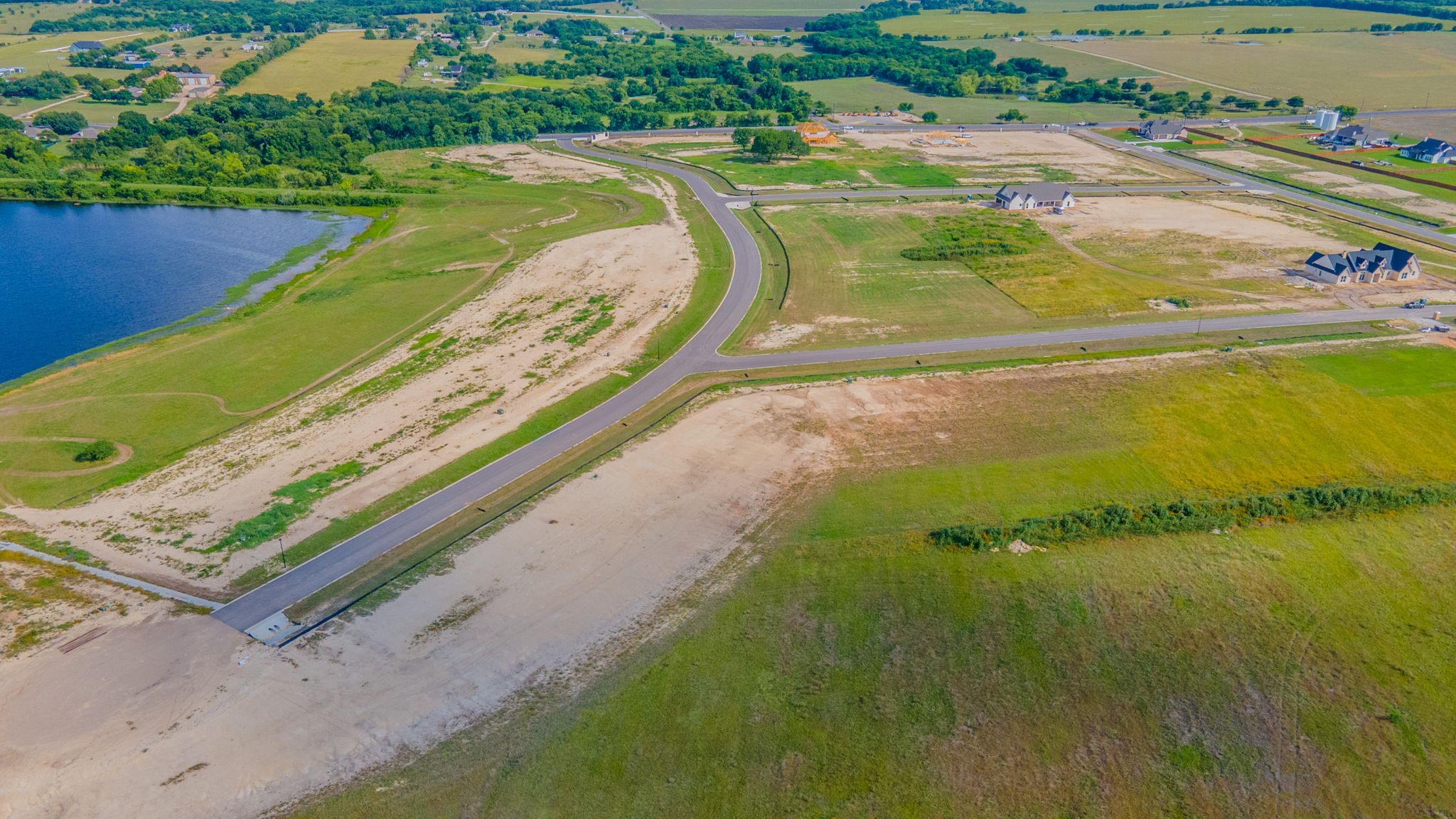 200 Lakeside Landing