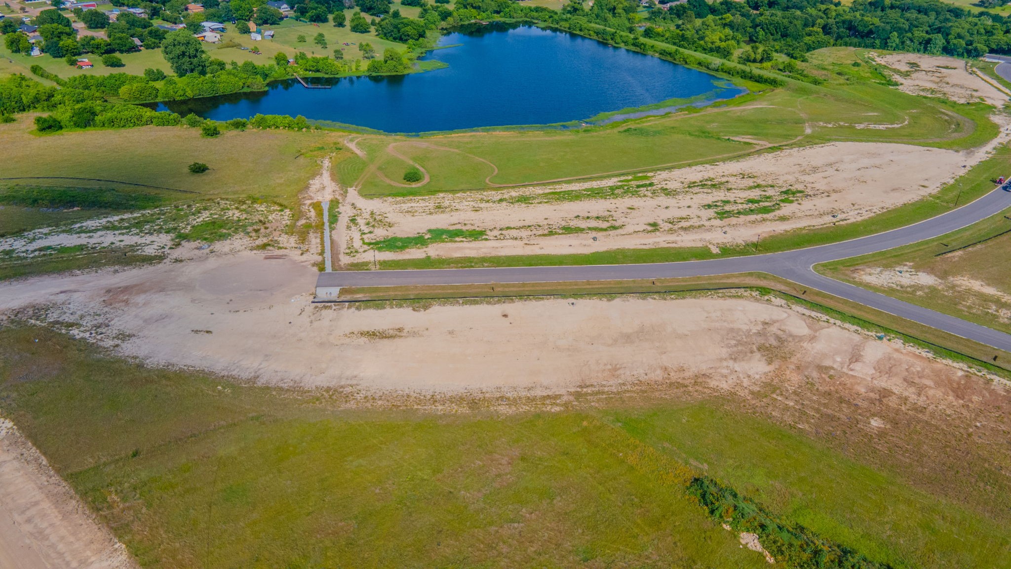 200 Lakeside Landing