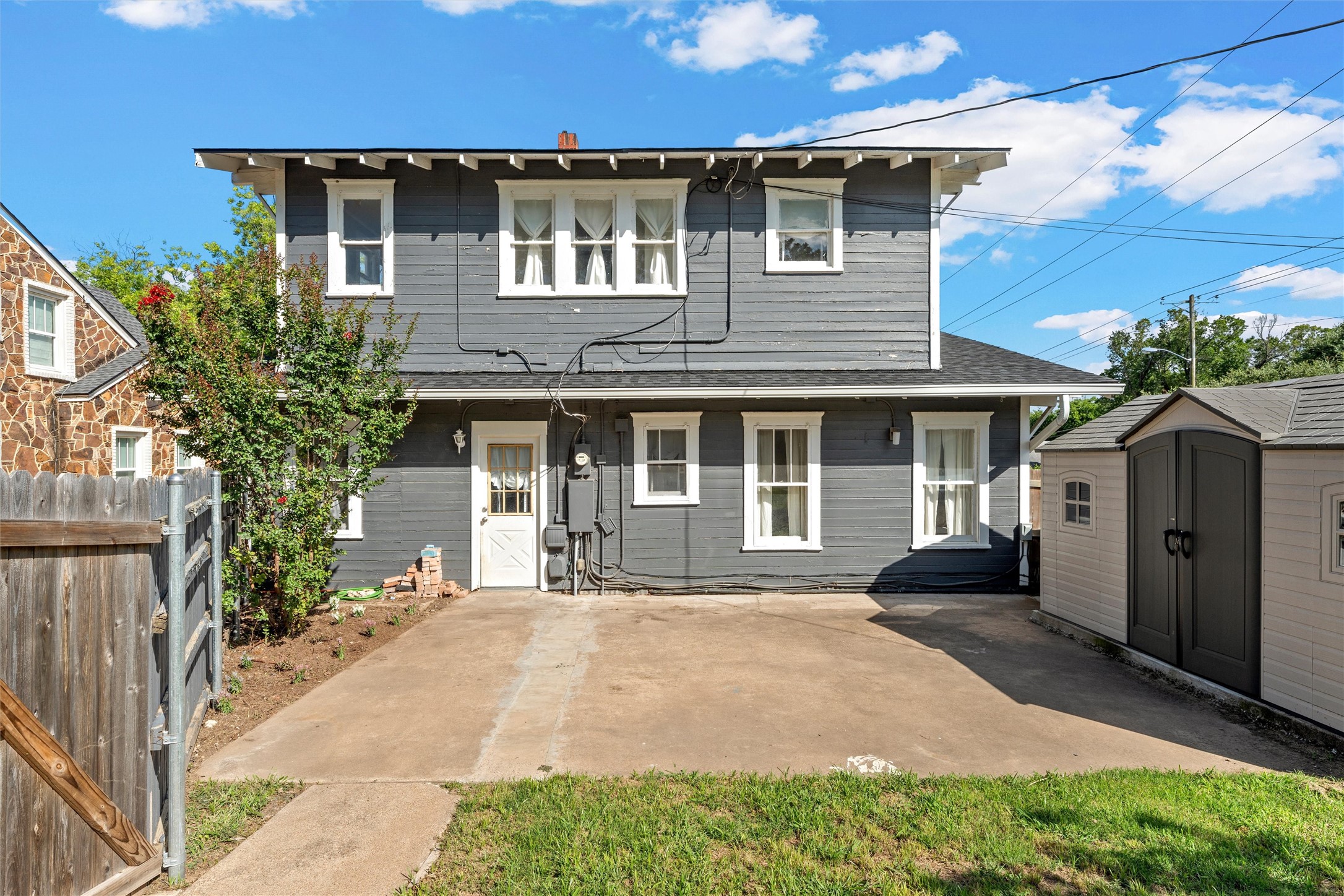 2627 Fort Avenue
