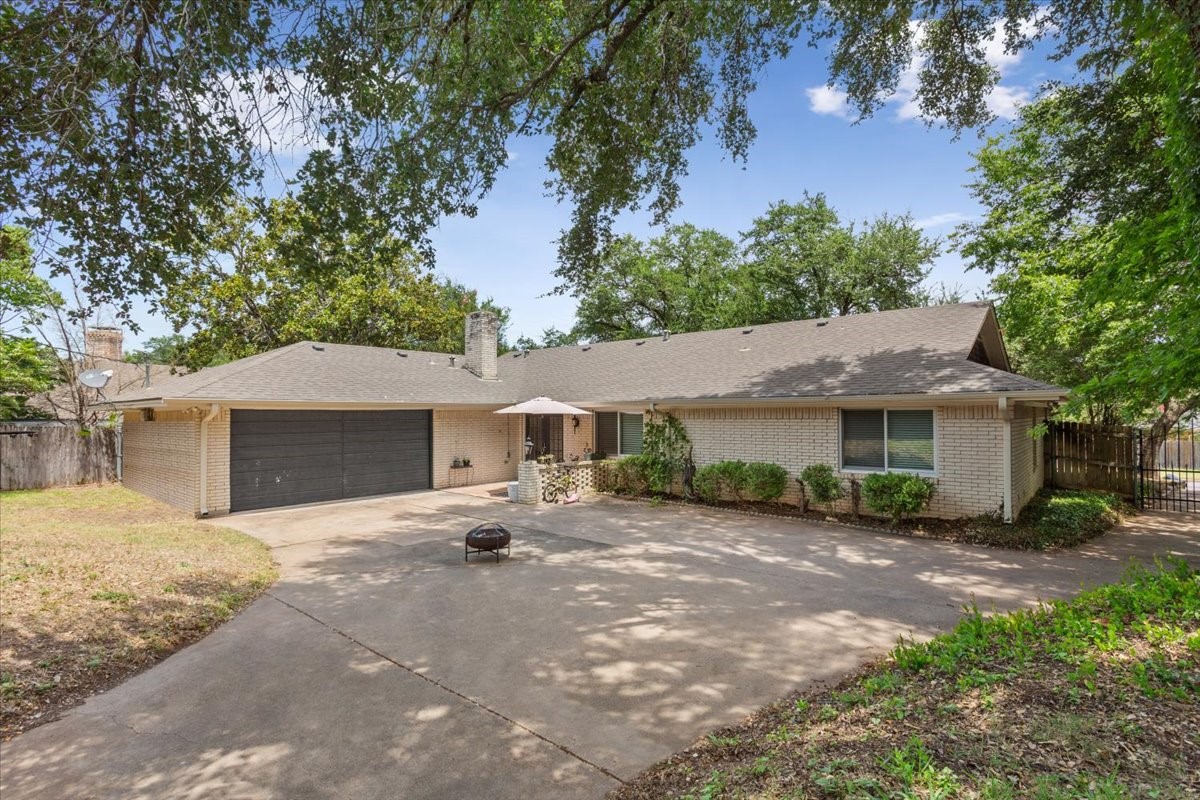 2649 Woodmont Circle