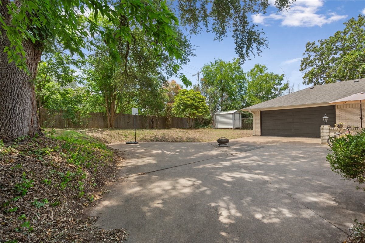 2649 Woodmont Circle