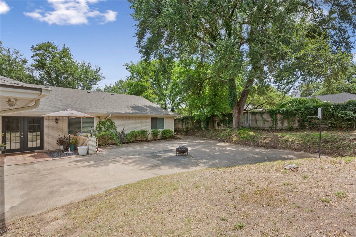 2649 Woodmont Circle